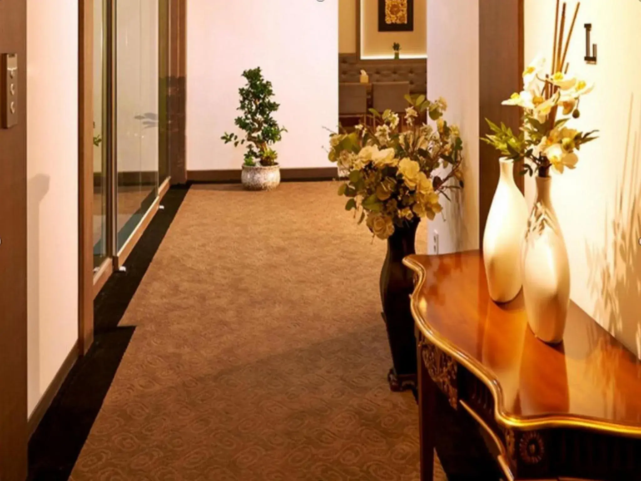 Lobby or reception in Hotel Four Seasons Lobby or reception in Hotel Four Seasons