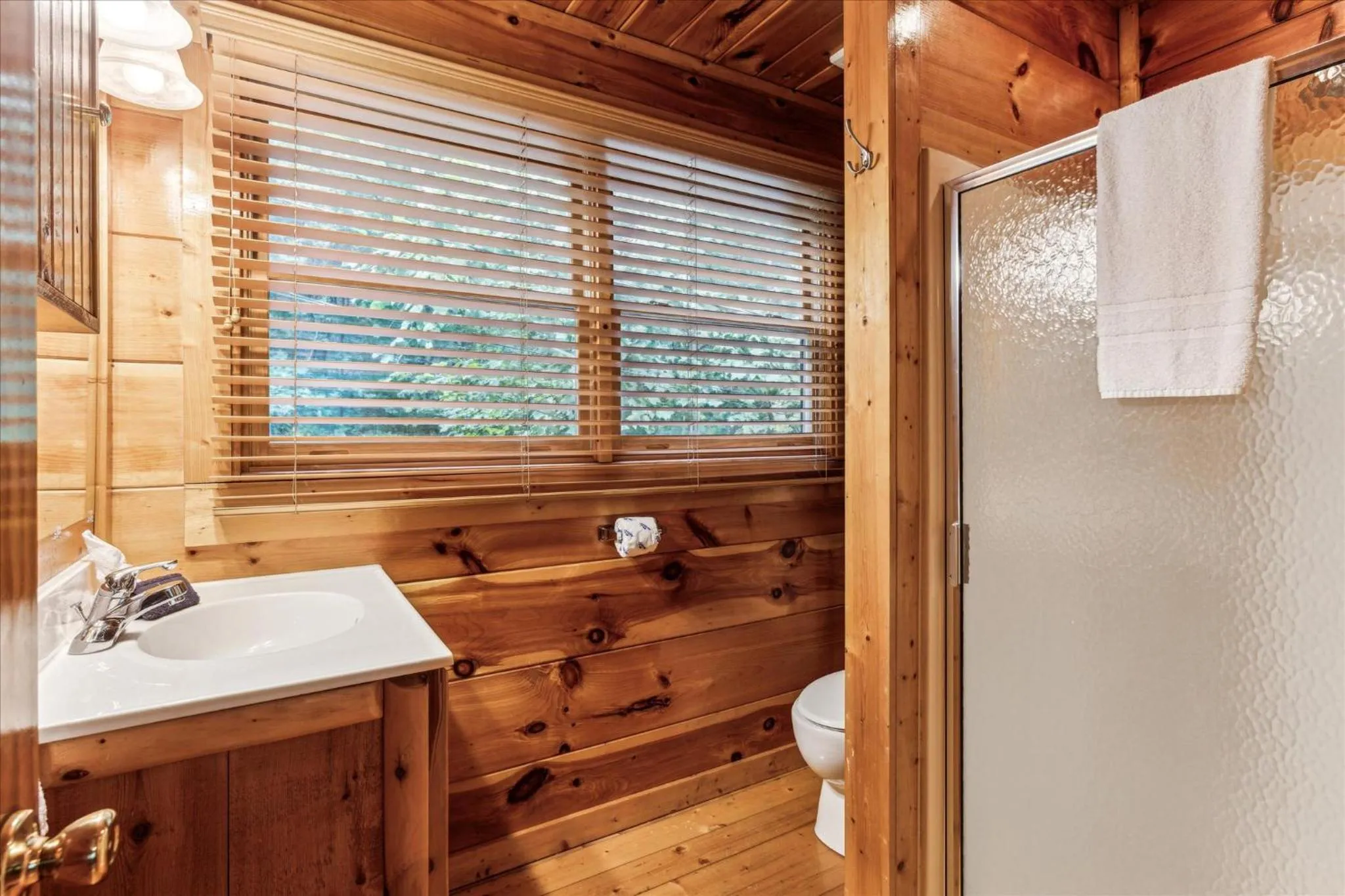Bathroom in Brave Eagle Cabin