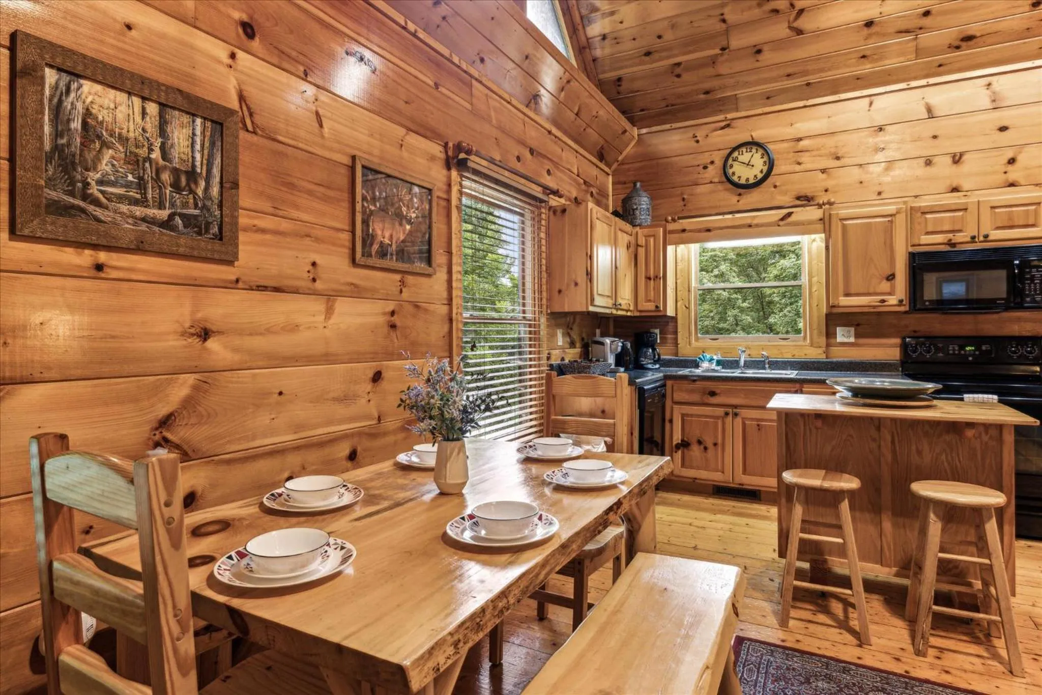 Dining area in Brave Eagle Cabin