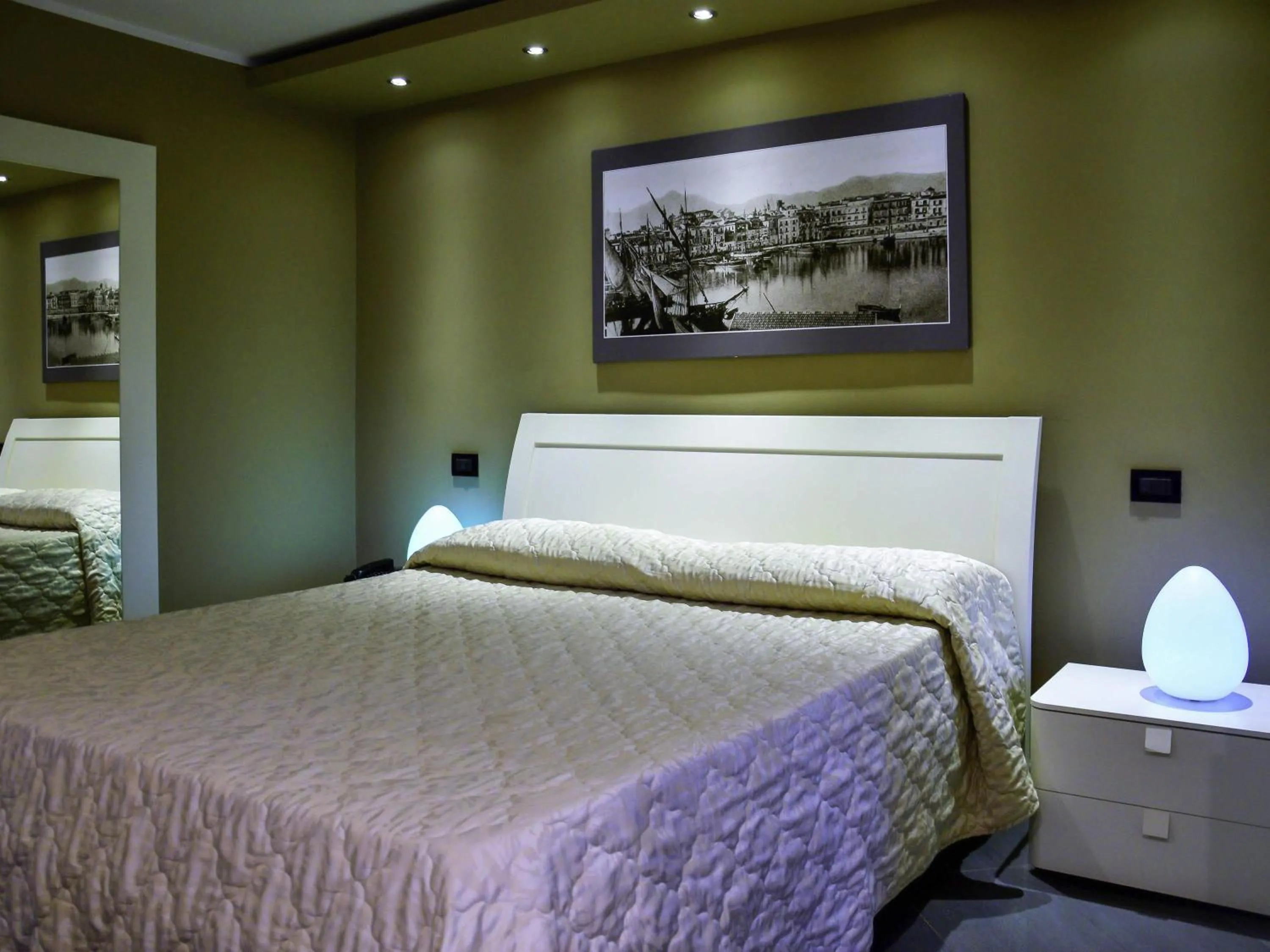 Bedroom, Bed in Ibis Styles Palermo Cristal