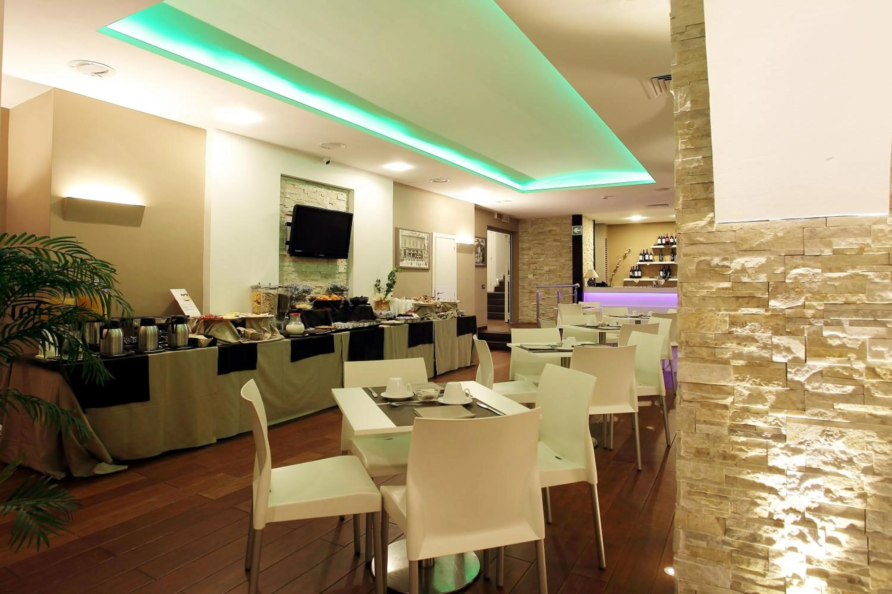 Restaurant/places to eat in Ibis Styles Palermo Cristal