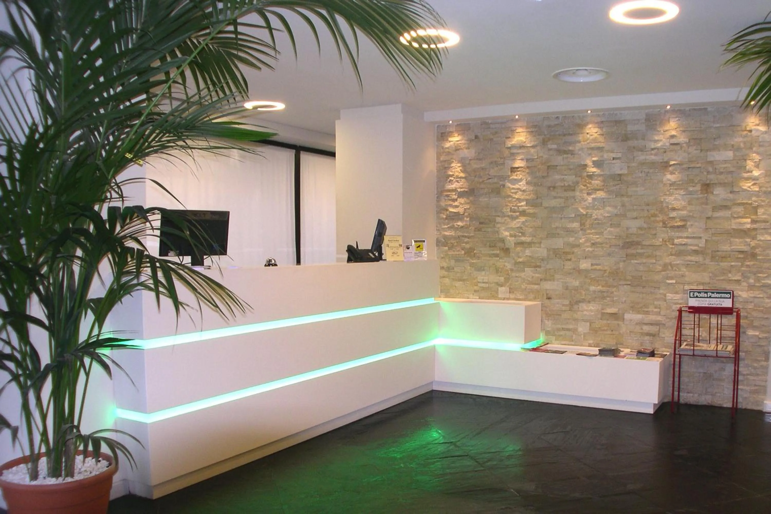 Lobby or reception in Ibis Styles Palermo Cristal