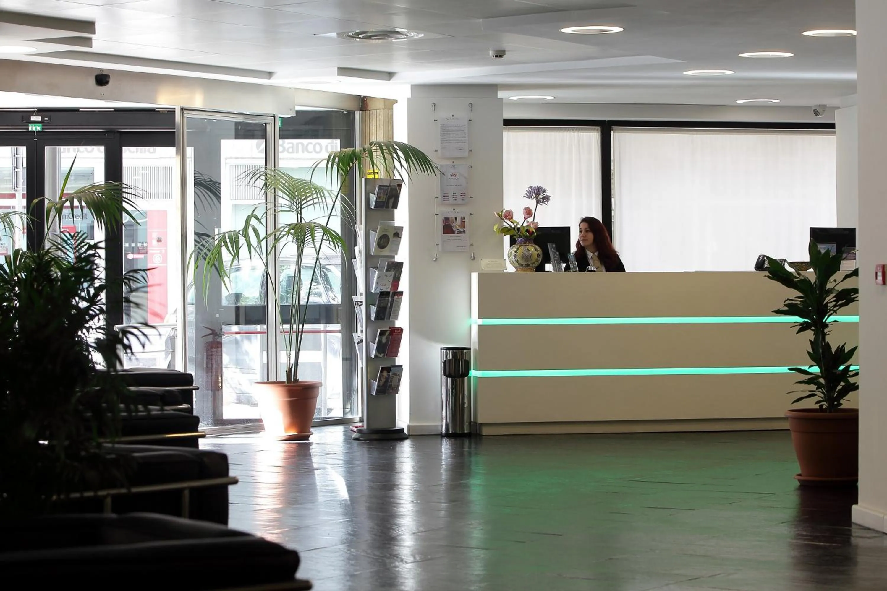 Lobby or reception in Ibis Styles Palermo Cristal