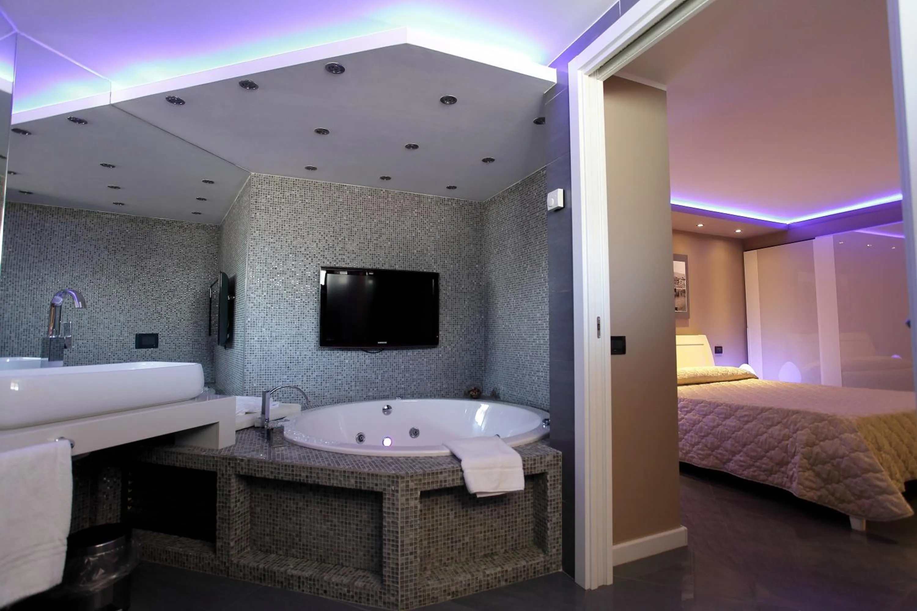Bathroom, Bed in Ibis Styles Palermo Cristal