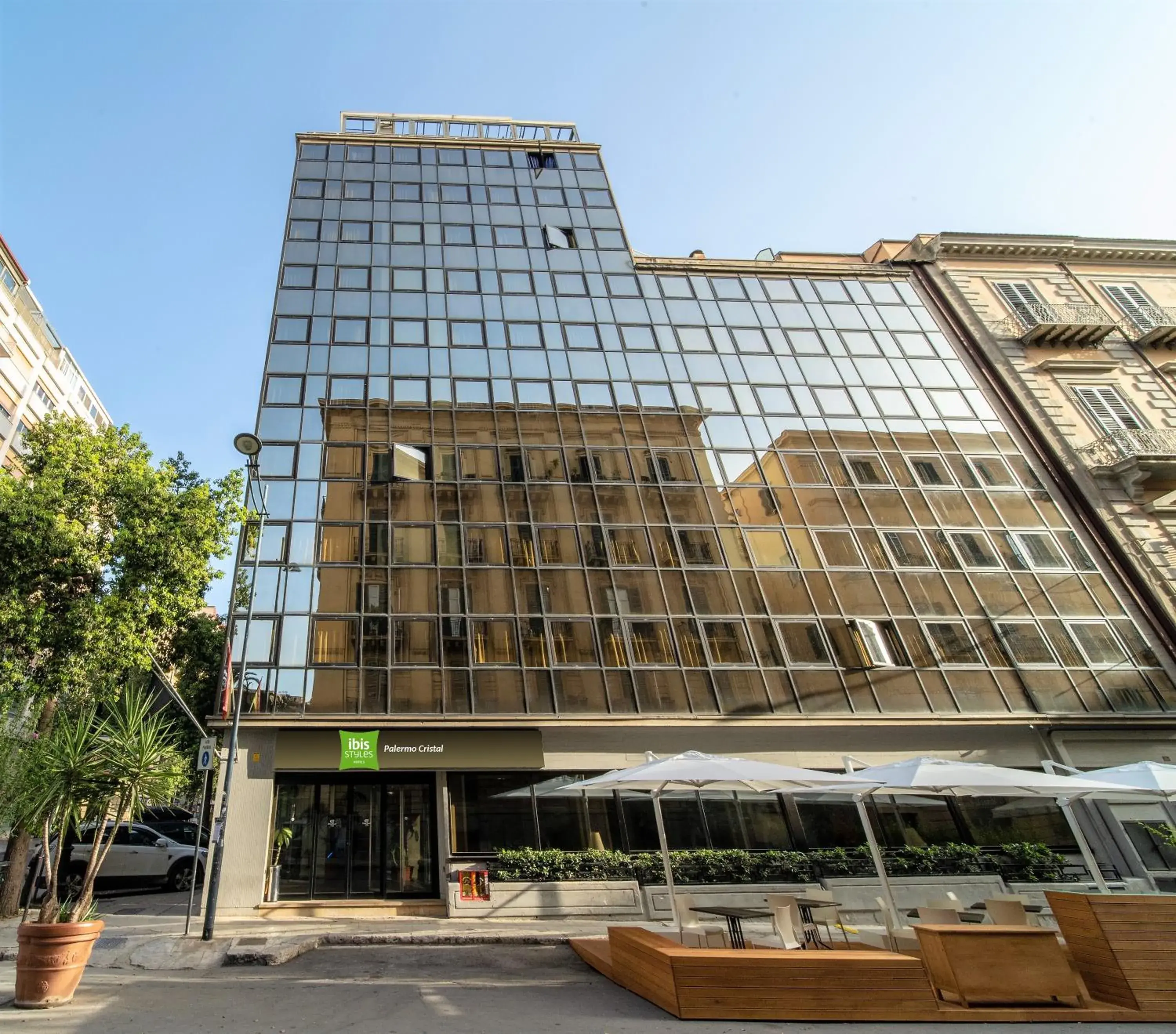 Facade/entrance in Ibis Styles Palermo Cristal Facade/entrance in Ibis Styles Palermo Cristal