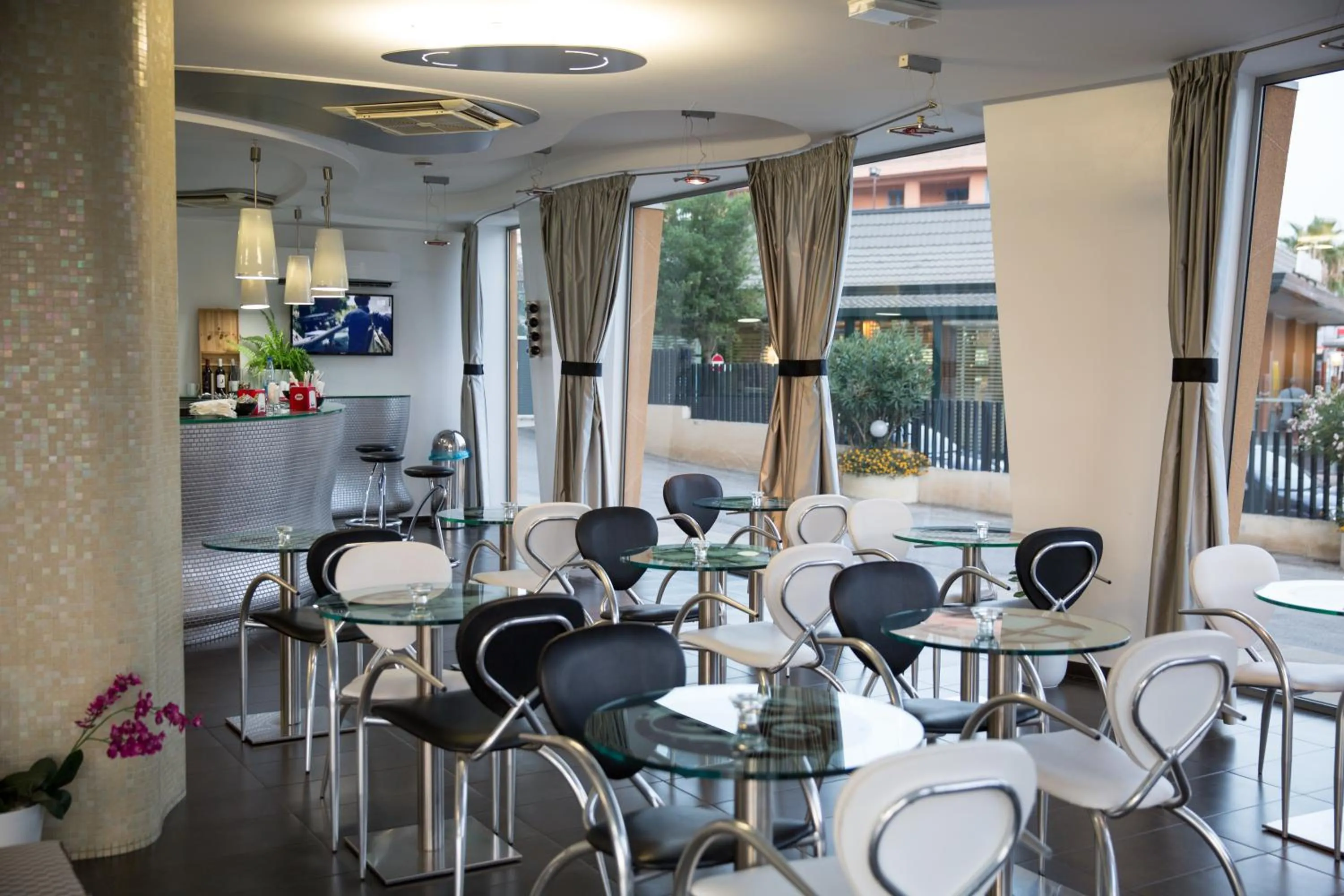 Lounge or bar in Hotel Kore