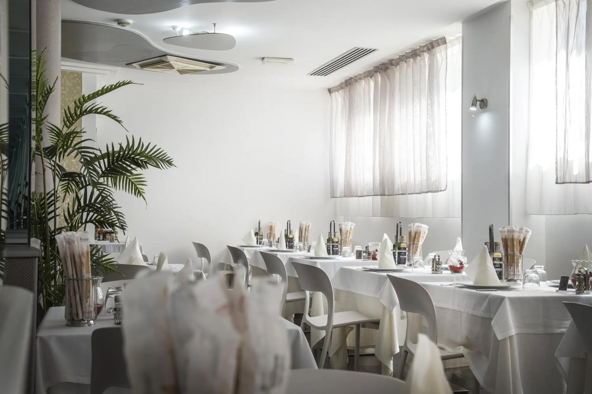 Restaurant/places to eat in Hotel Kore