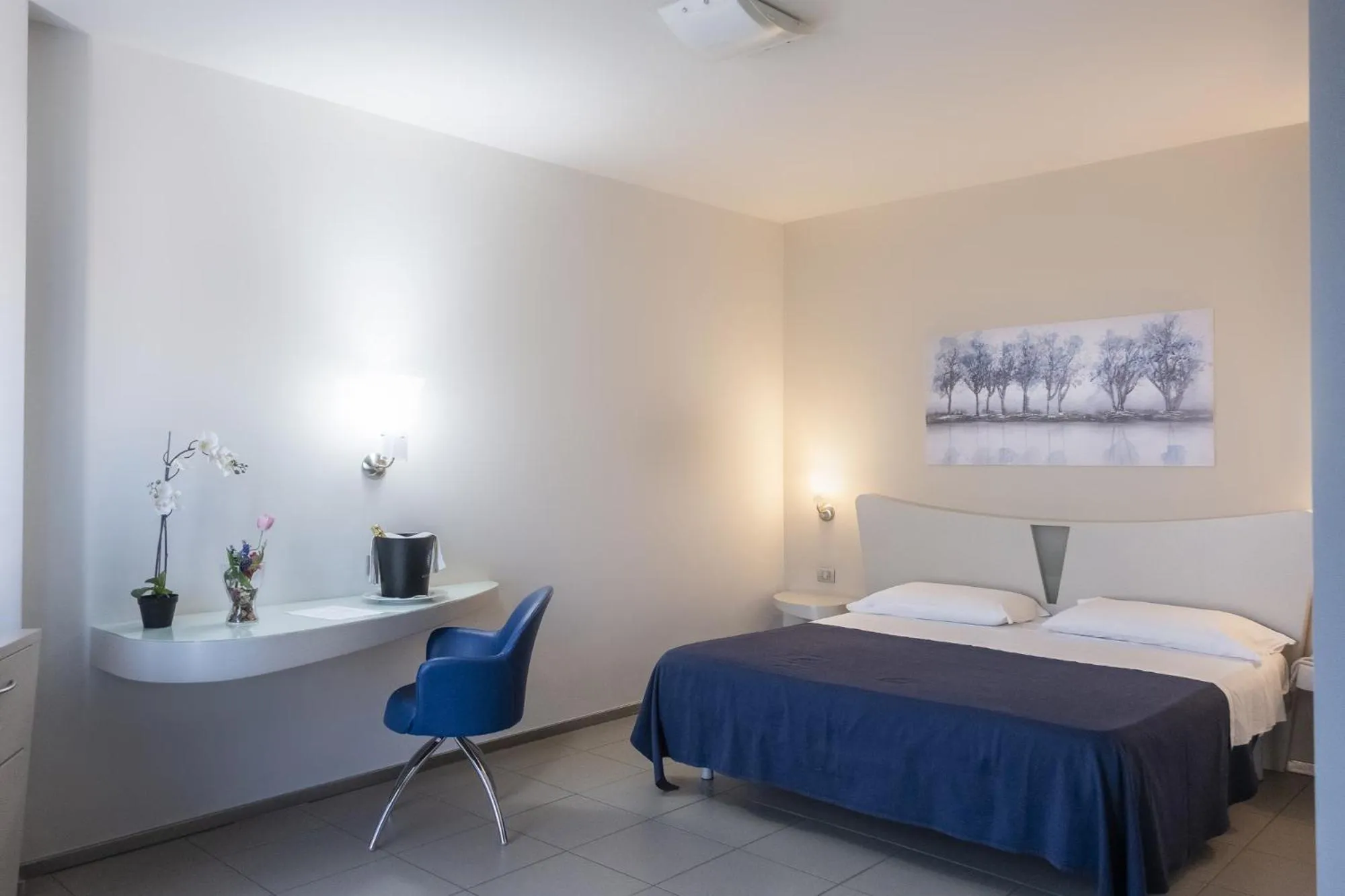 Bedroom, Bed in Hotel Kore