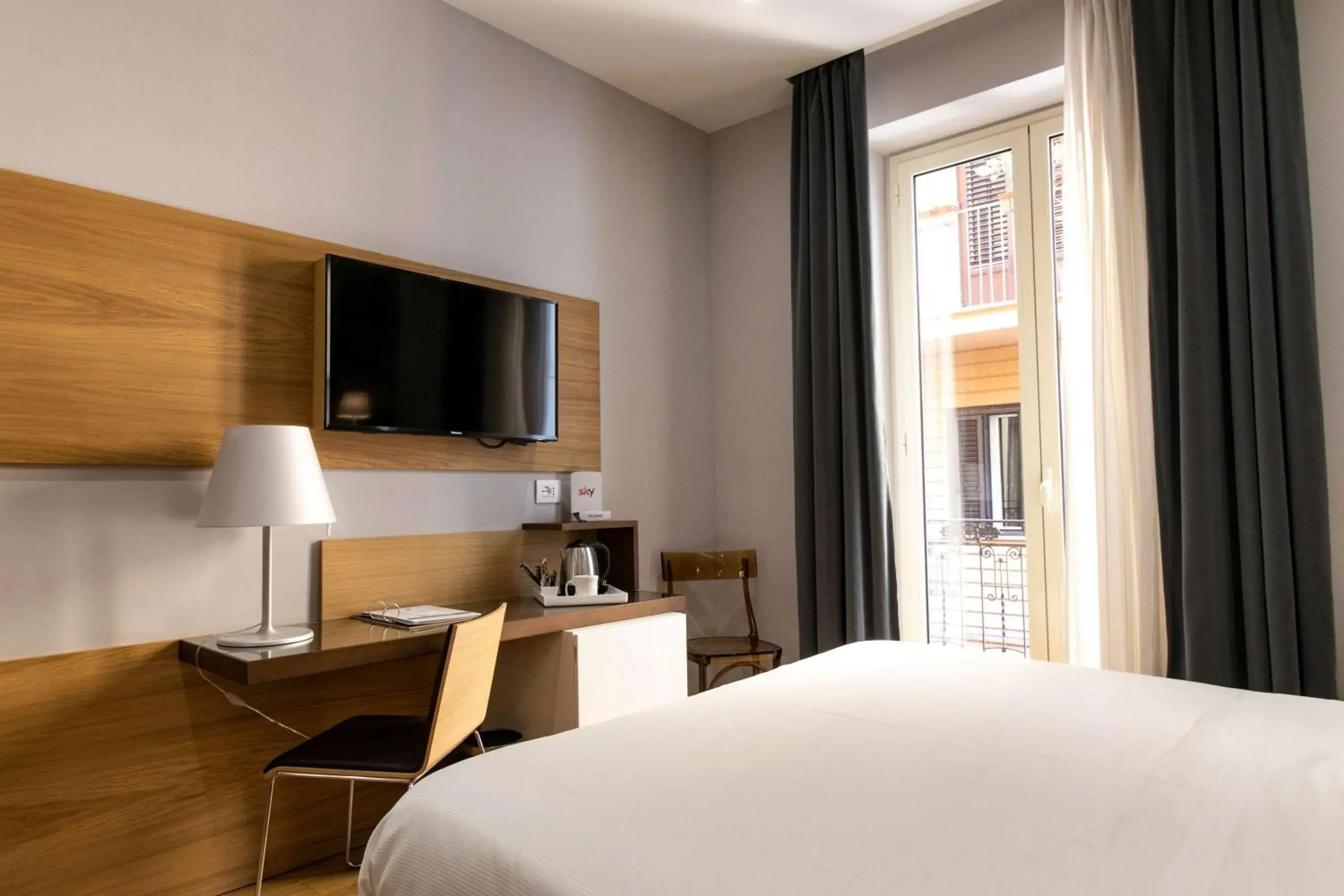 Photo of the whole room, Bed in Best Western Ai Cavalieri Hotel Photo of the whole room, Bed in Best Western Ai Cavalieri Hotel