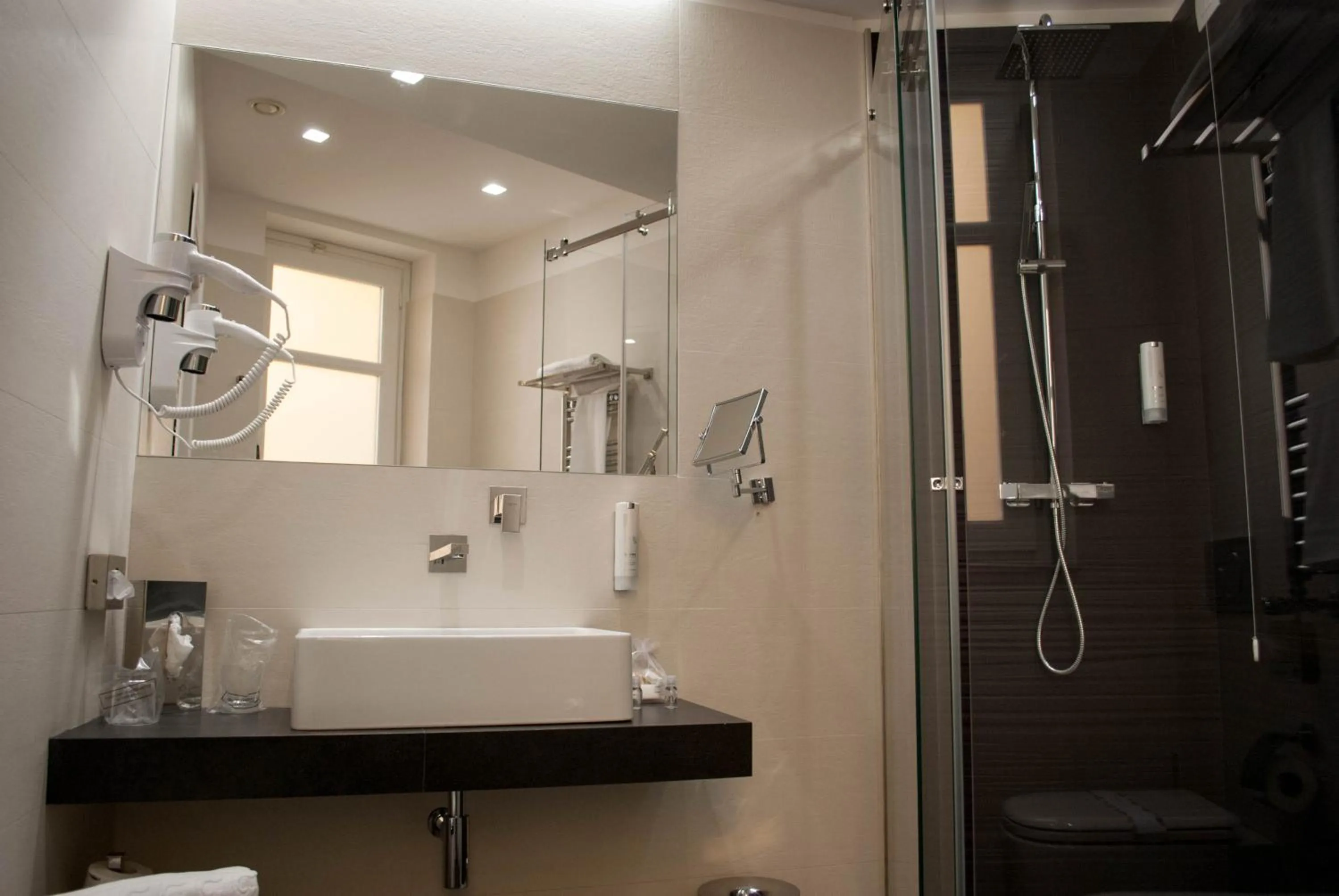 Shower in Best Western Ai Cavalieri Hotel