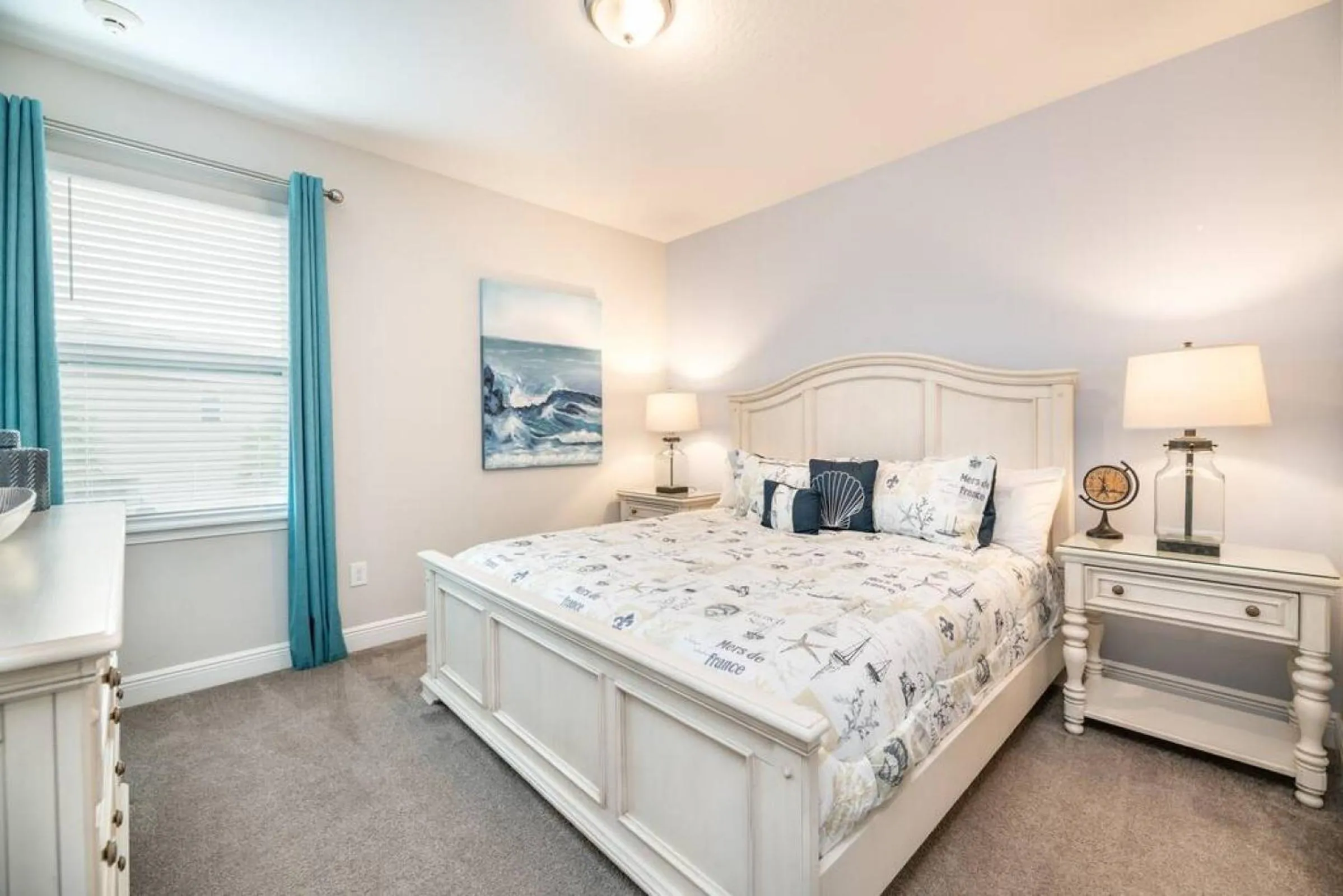 Bed in Inactive Spacious 8 BDR Family Home with Arcades and Free Pool Heat