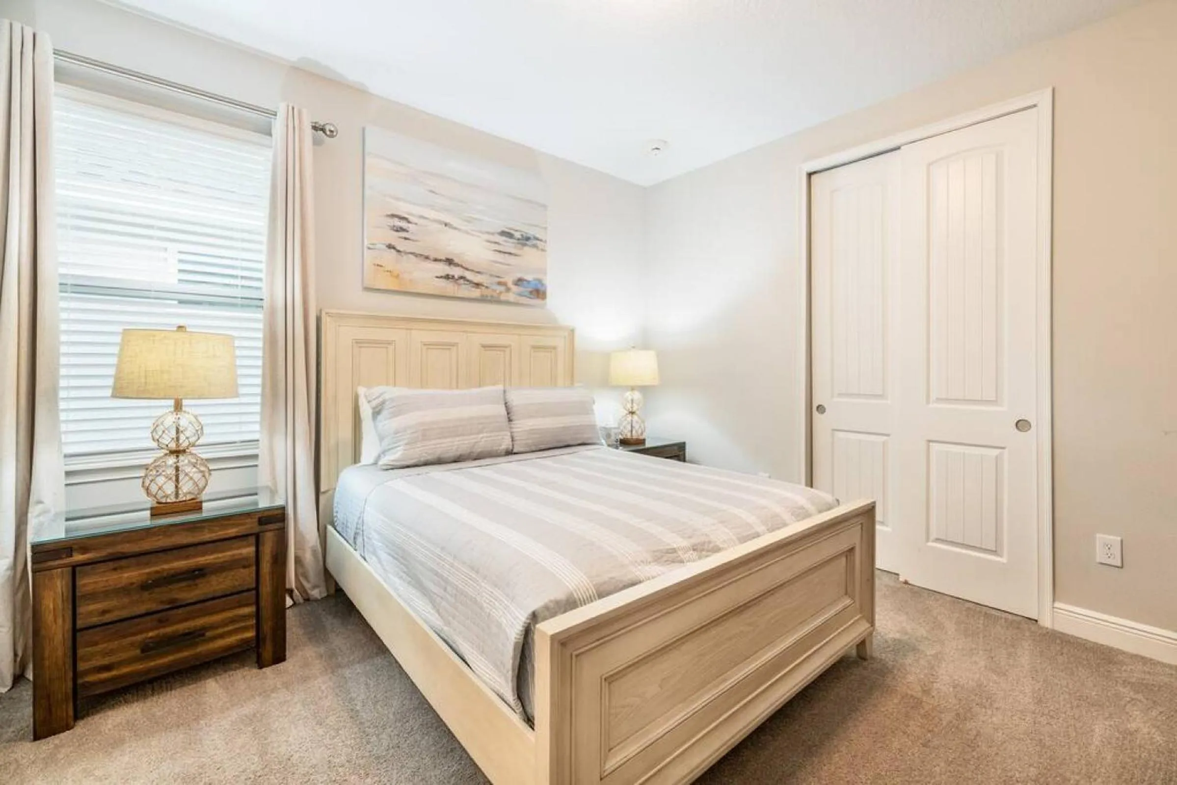 Bed in Inactive Spacious 8 BDR Family Home with Arcades and Free Pool Heat