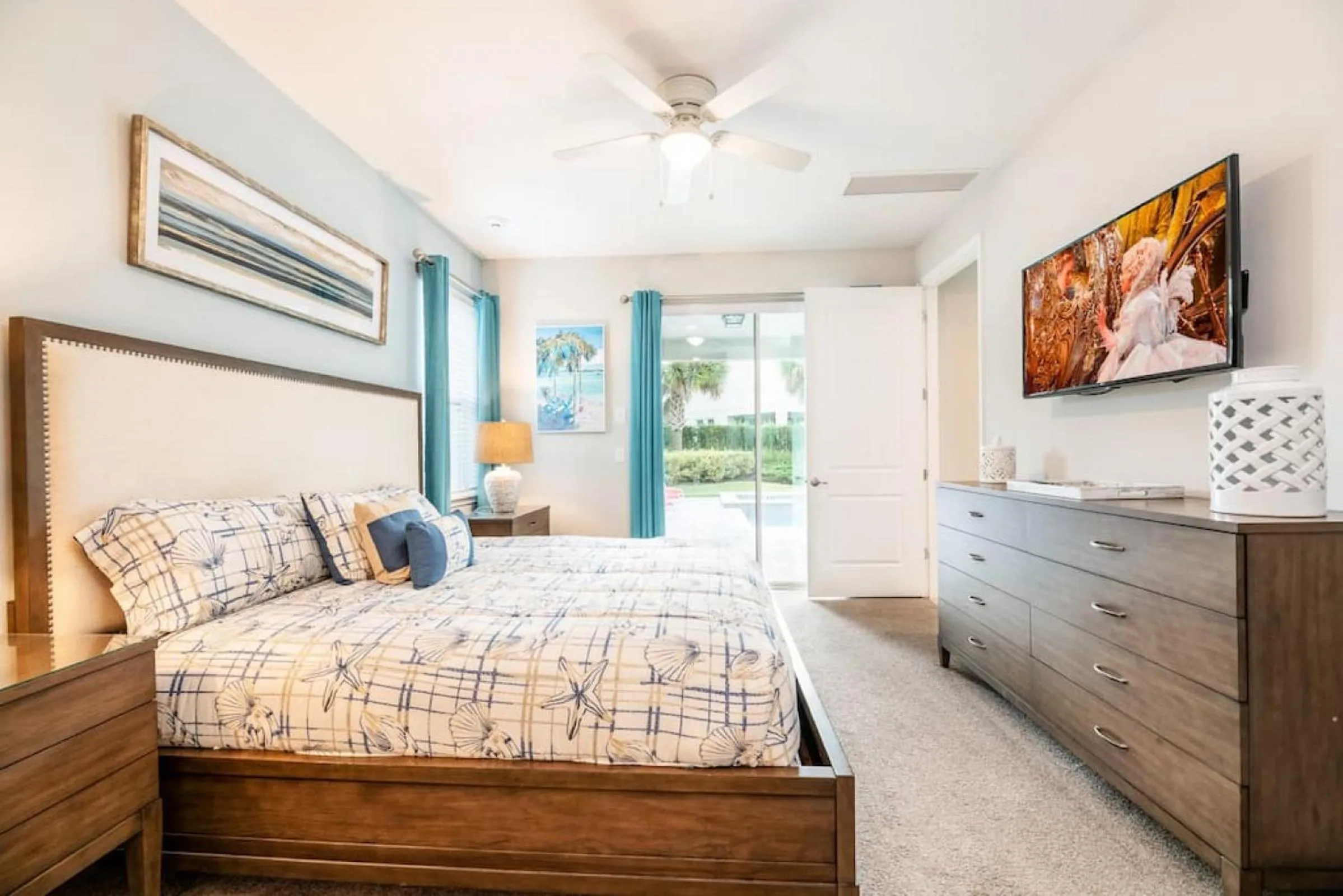 Bed in Inactive Spacious 8 BDR Family Home with Arcades and Free Pool Heat