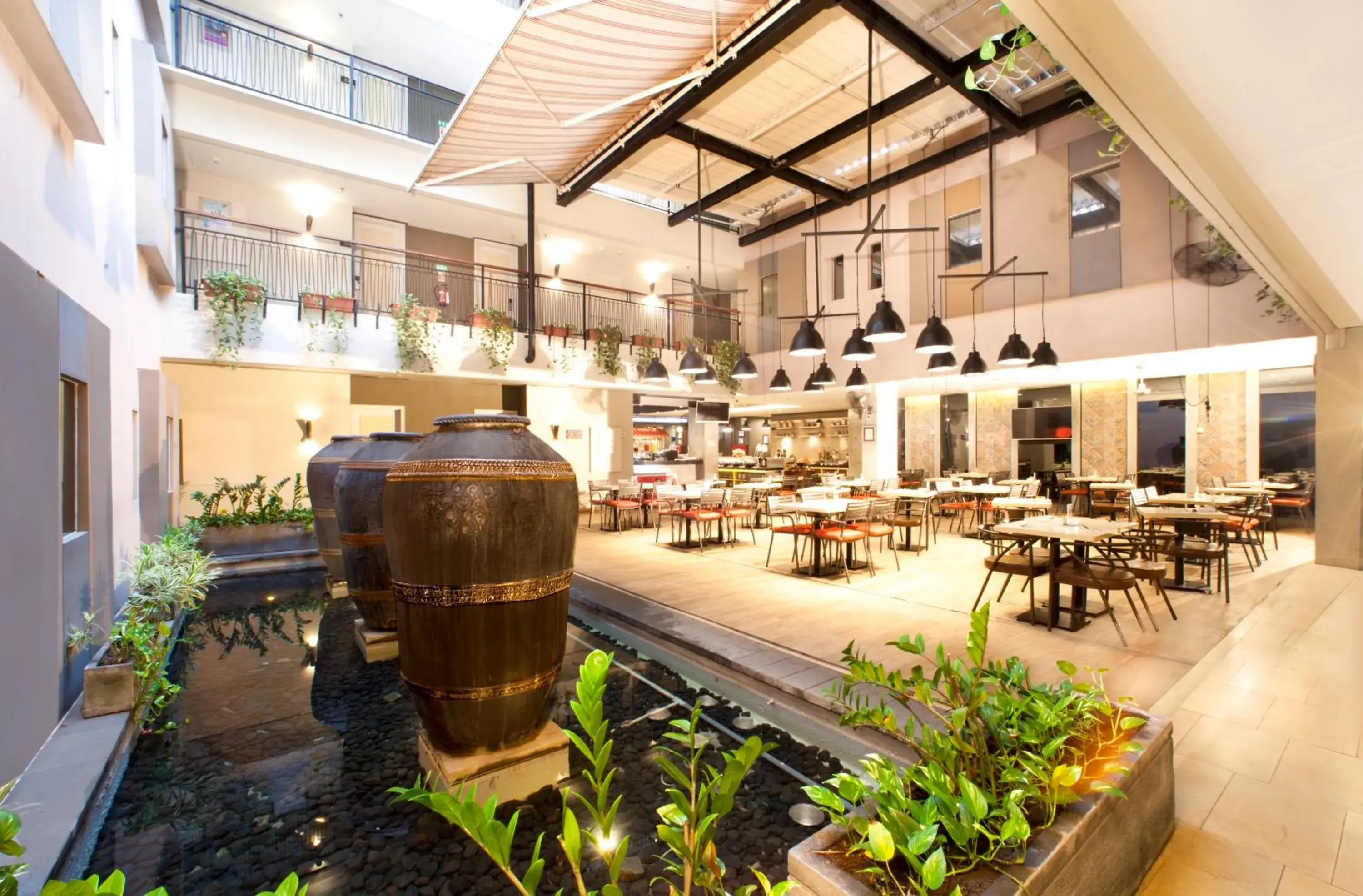 Restaurant/places to eat in Swiss-Belinn Legian Restaurant/places to eat in Swiss-Belinn Legian