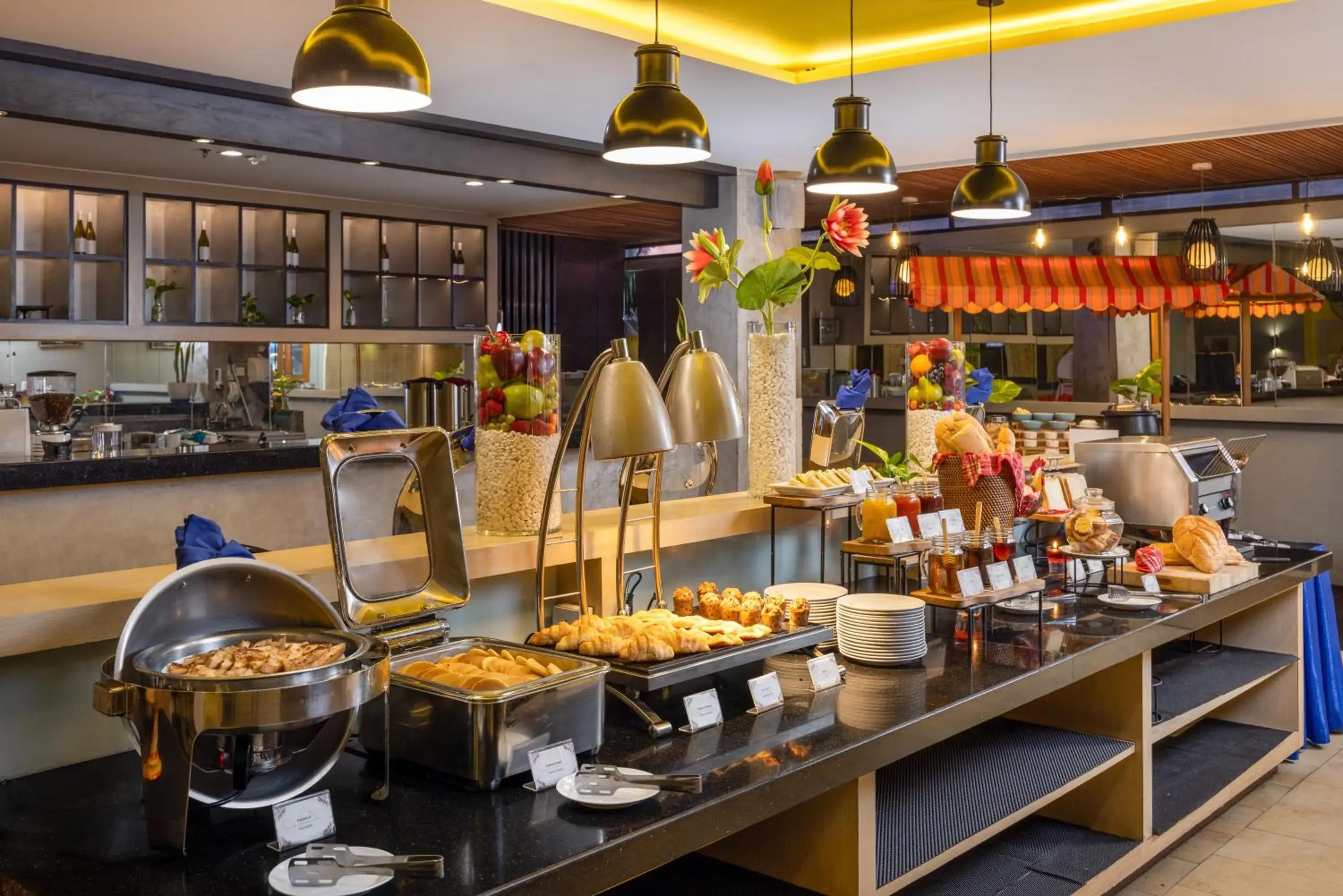 Restaurant/places to eat in Sevn Legian Restaurant/places to eat in Sevn Legian