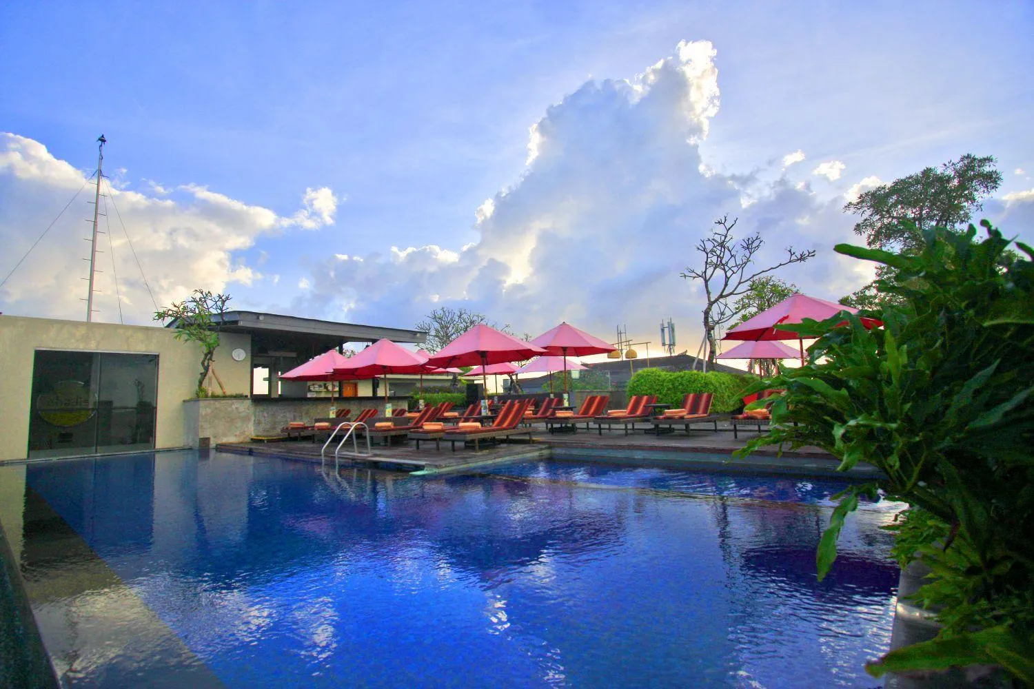 Swimming pool in Sevn Legian