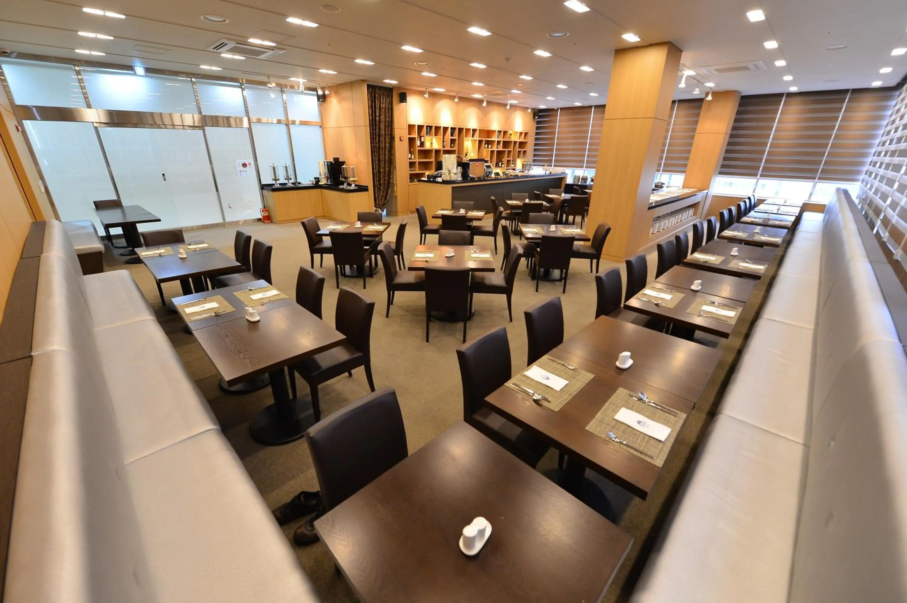 Restaurant/places to eat in Haeden Hotel High End Suwon