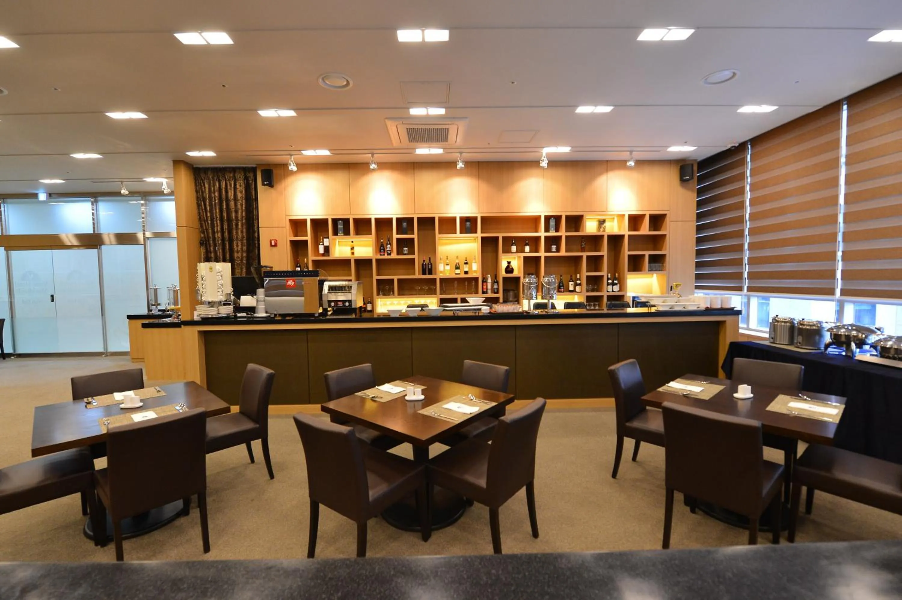 Restaurant/places to eat in Haeden Hotel High End Suwon