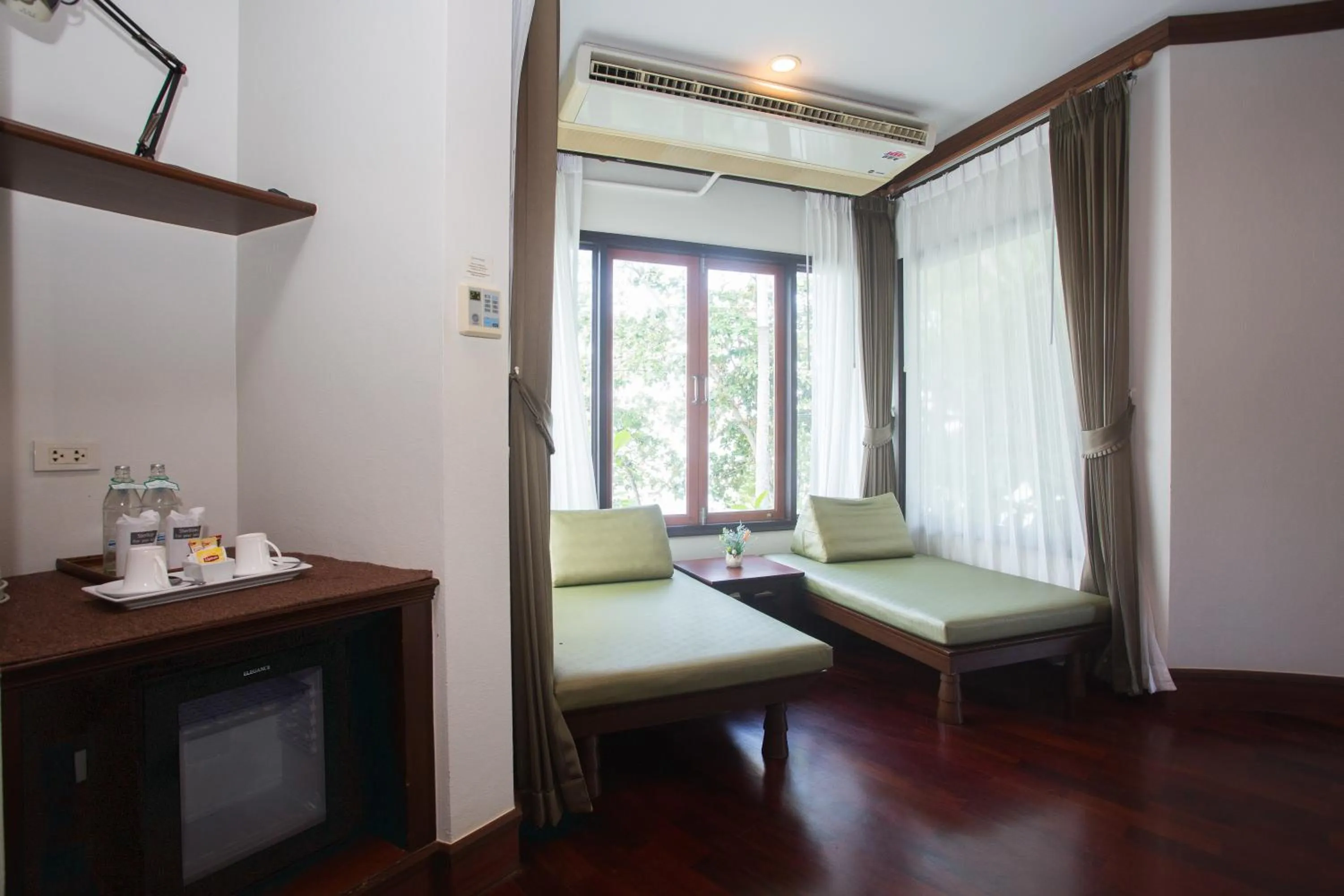 Bedroom, Bed in Golden Beach Resort