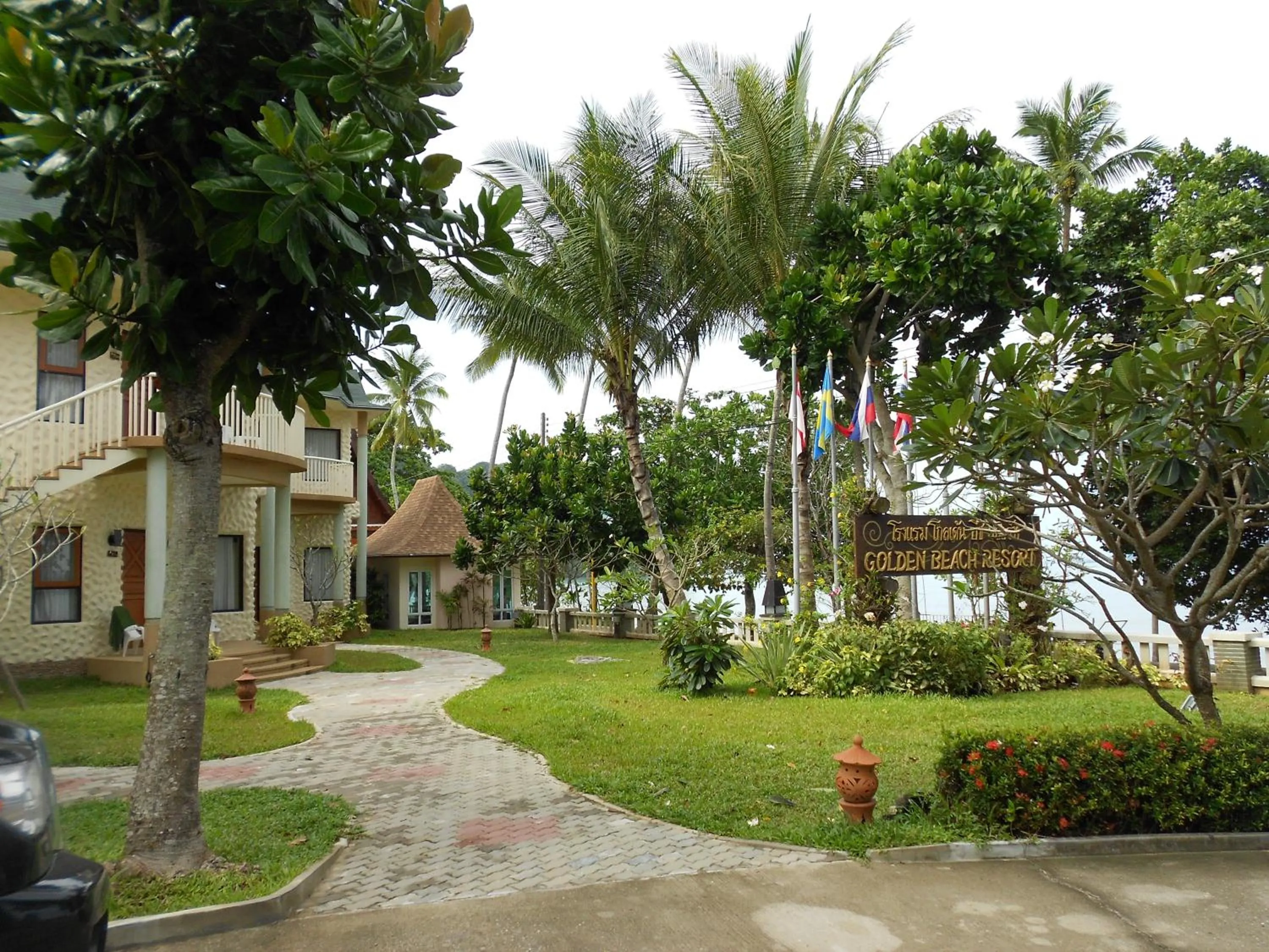 Facade/entrance in Golden Beach Resort