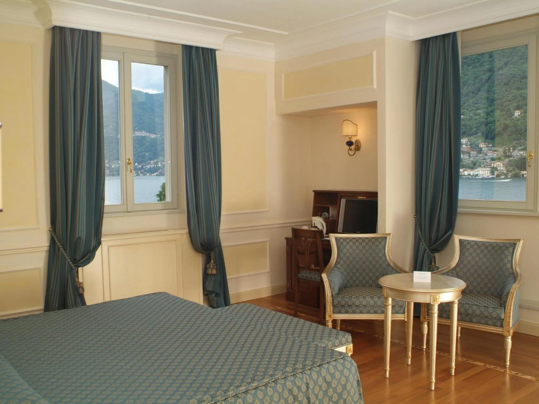 Bed in Grand Hotel Imperiale Resort & SPA