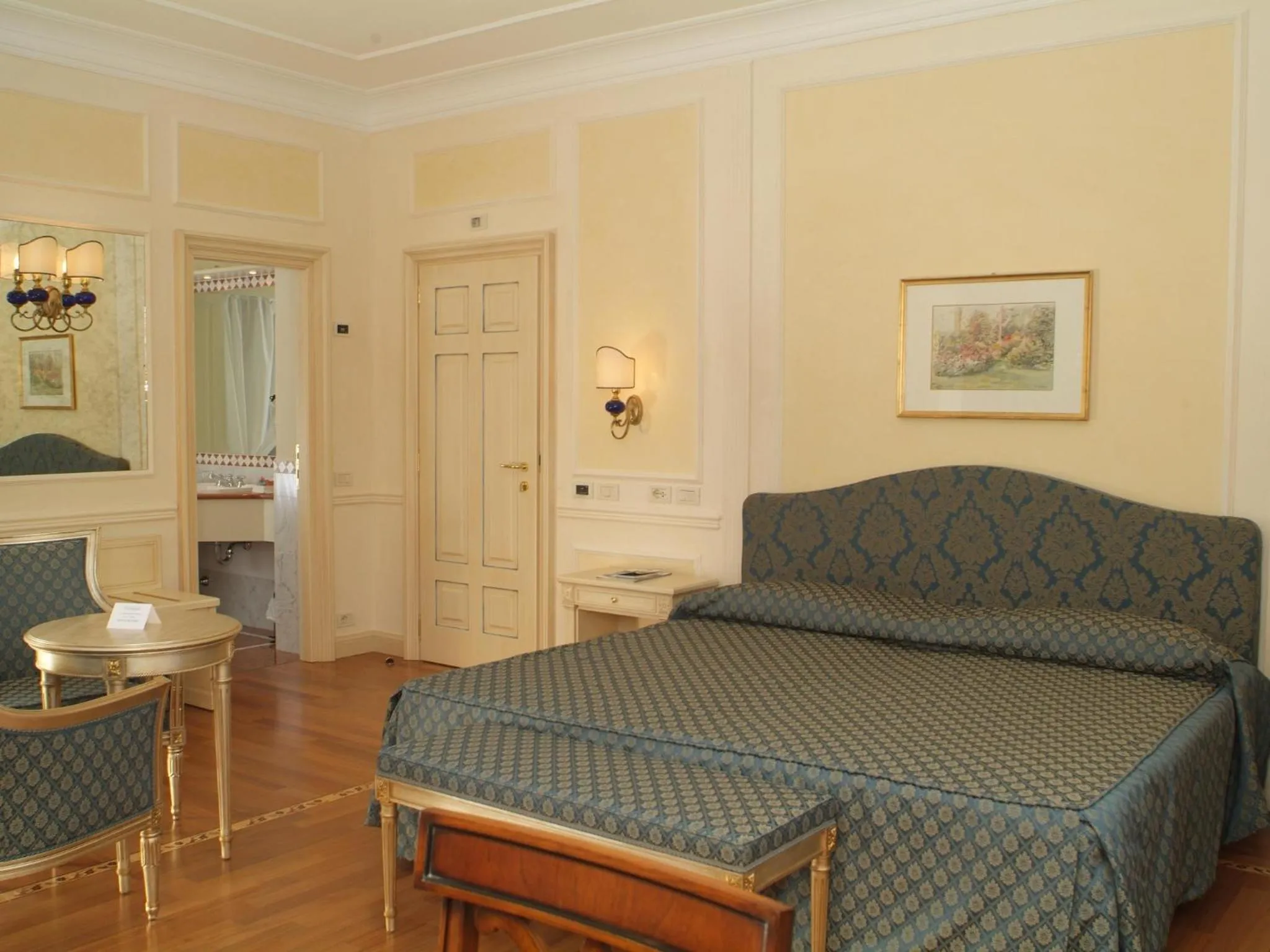 Bed in Grand Hotel Imperiale Resort & SPA