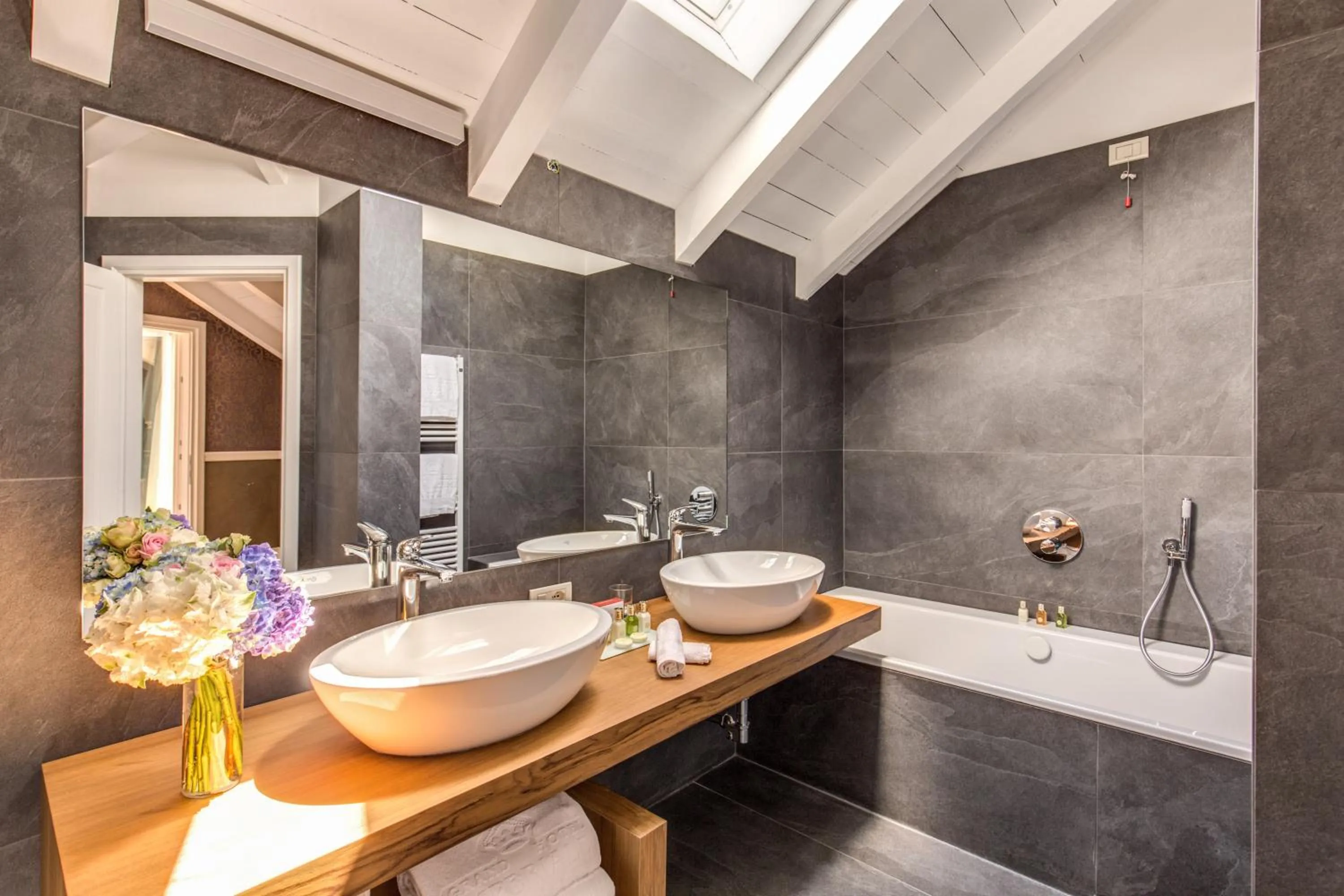 Bathroom in Grand Hotel Imperiale Resort & SPA