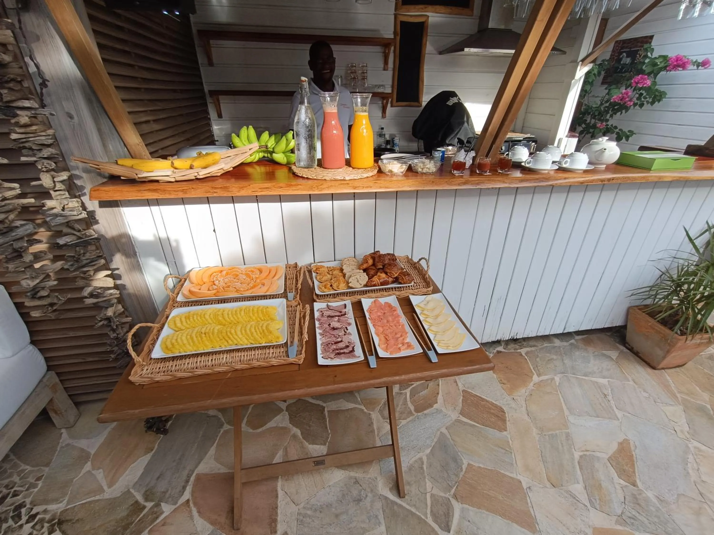 Food in CLEMARA EVASION