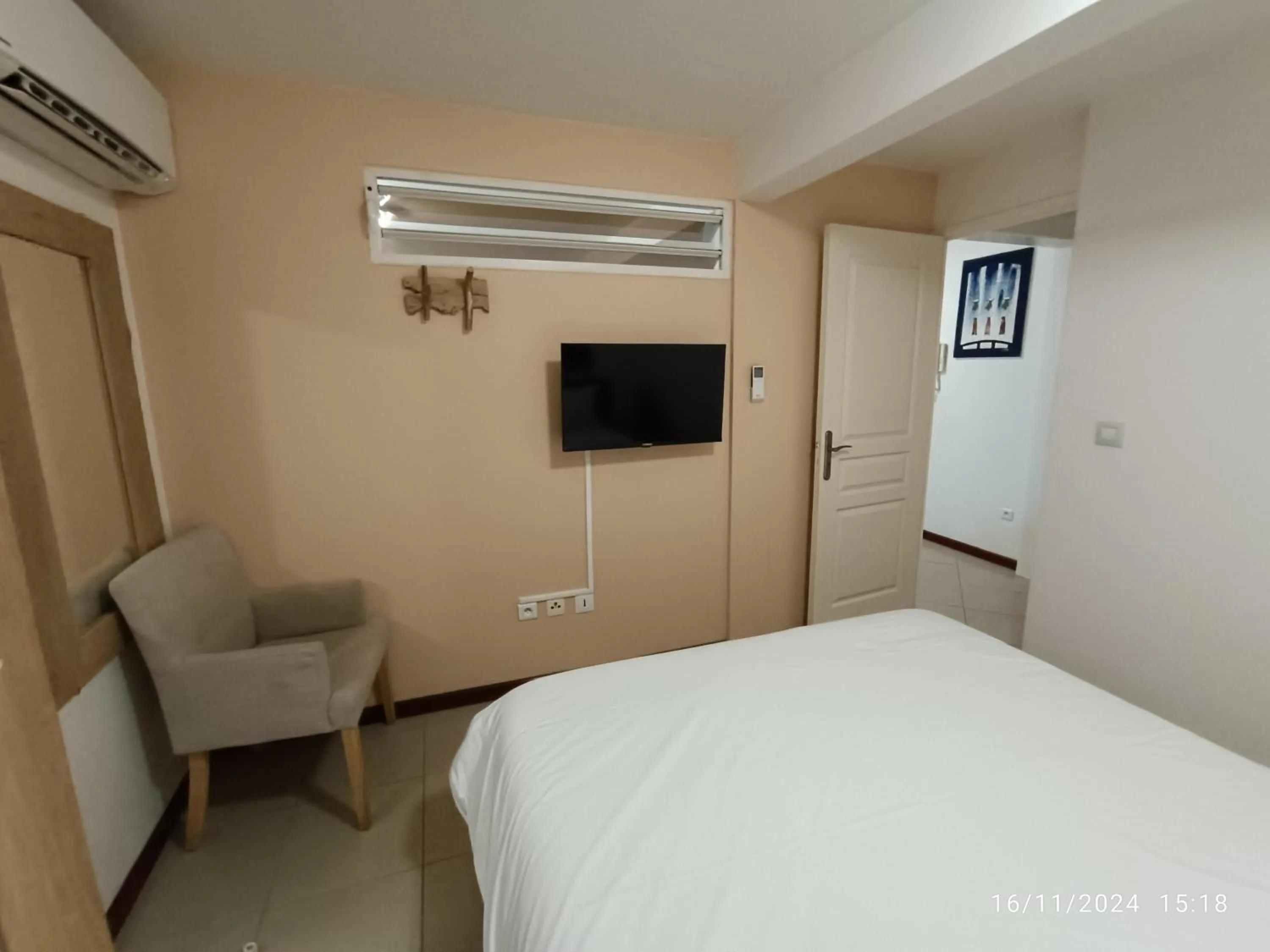 Bedroom, Bed in CLEMARA EVASION