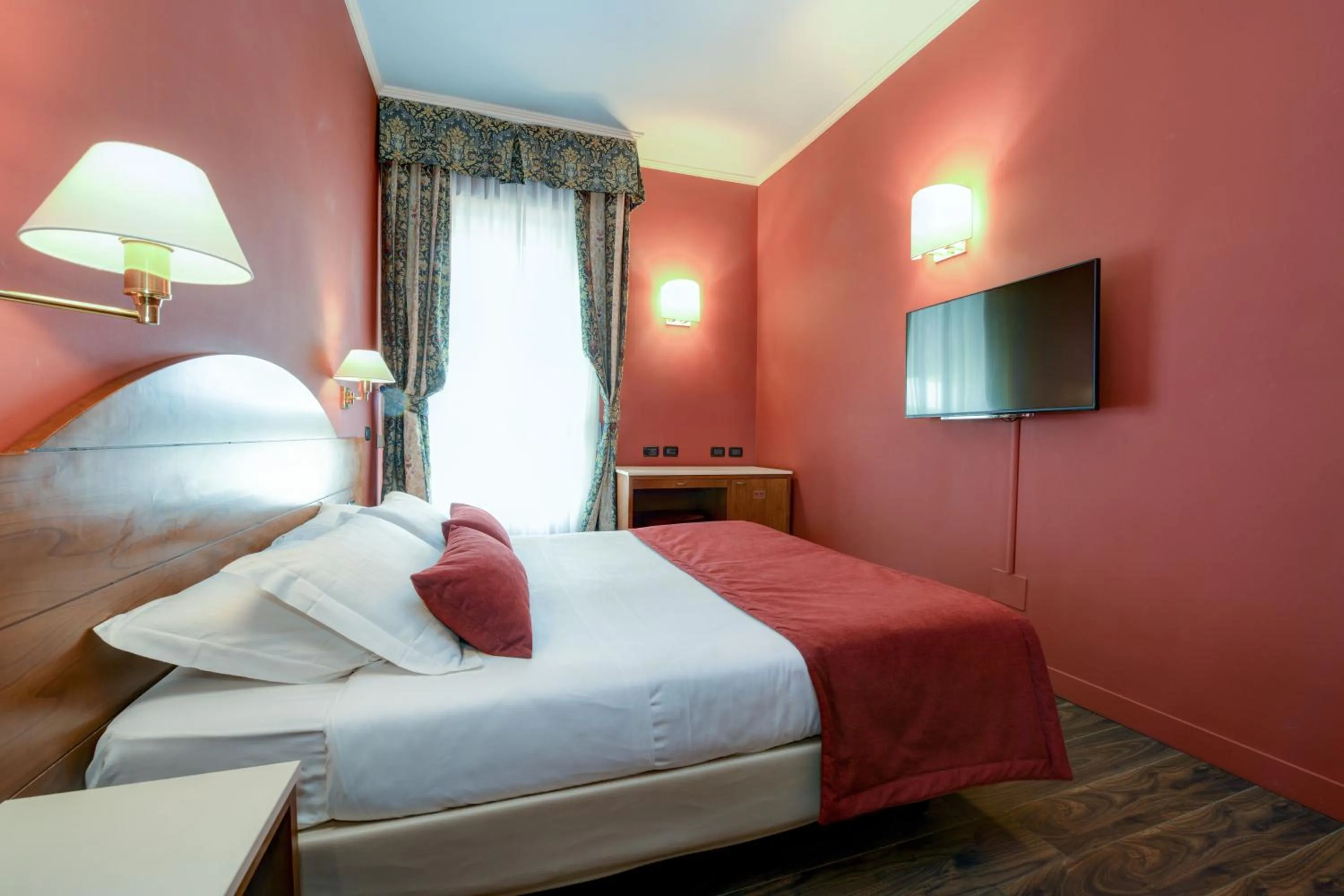 TV and multimedia, Bed in Hotel City