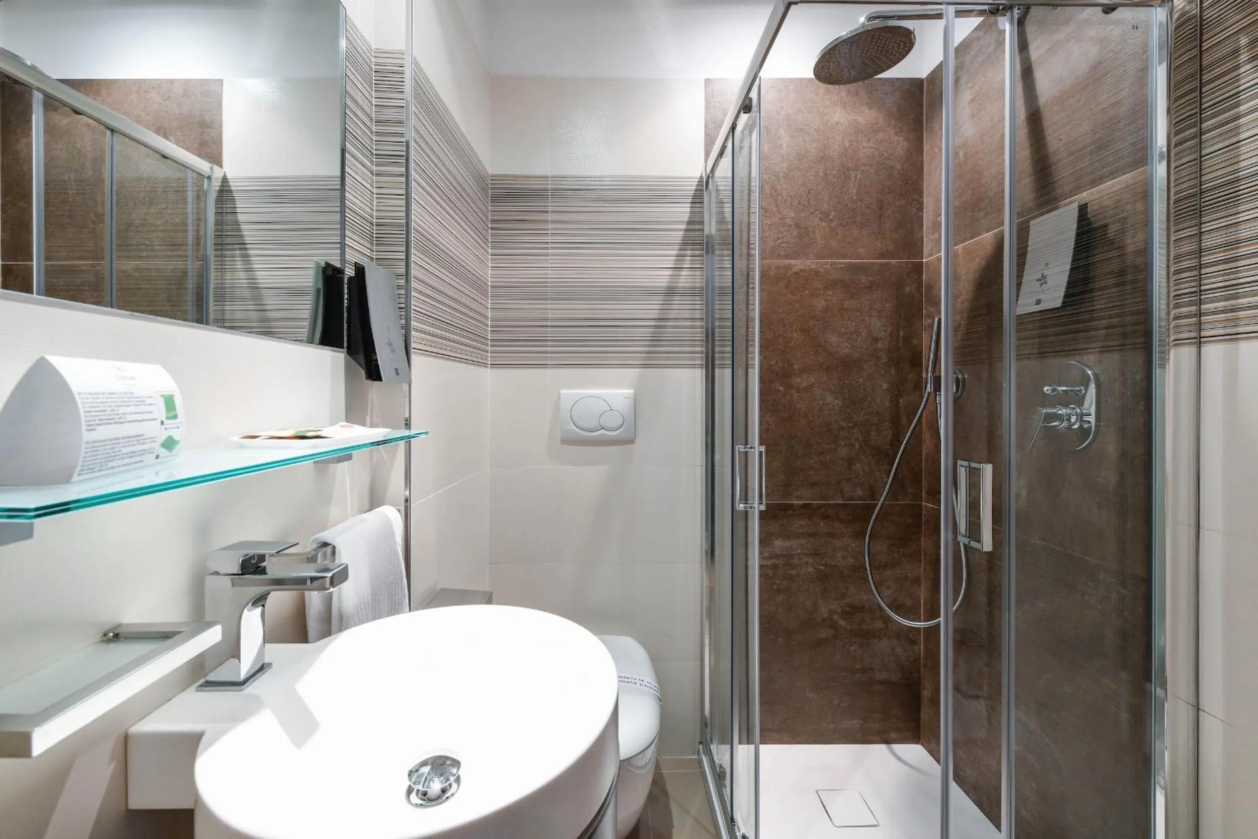 Bathroom in Hotel City