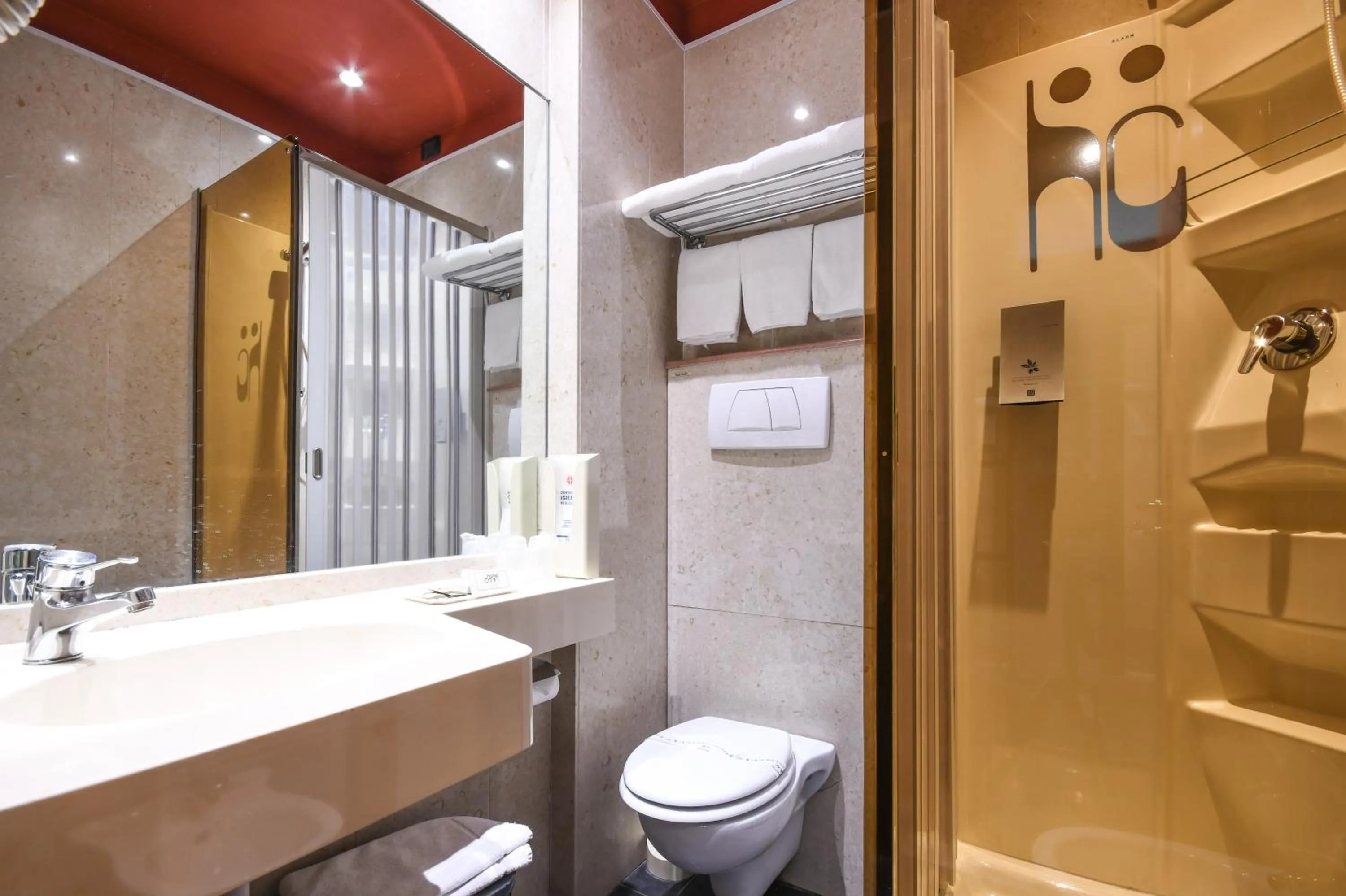 Bathroom in Hotel City