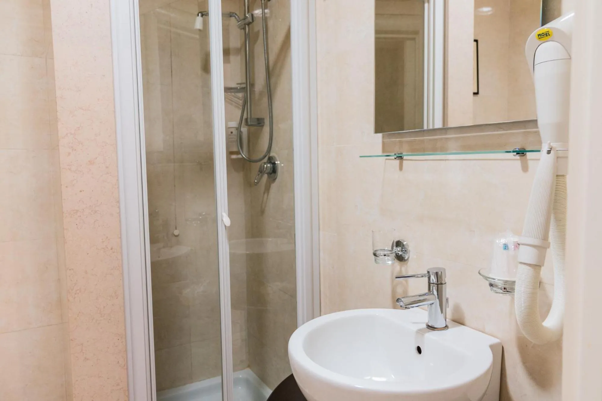 Bathroom in Hotel Principe d'Aragona, Sure Hotel Collection by BW