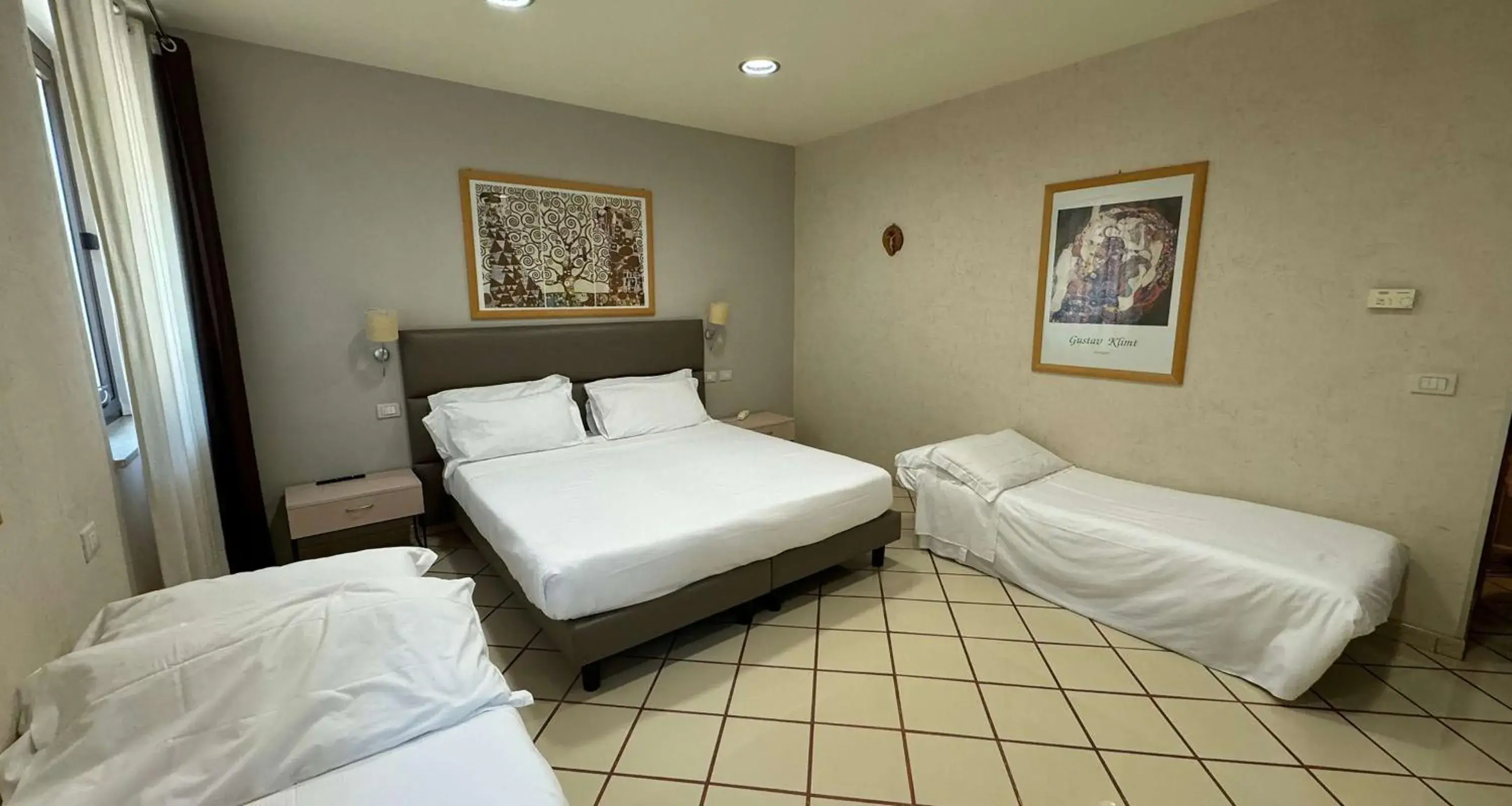 Bedroom, Bed in Hotel Principe d'Aragona, Sure Hotel Collection by BW Bedroom, Bed in Hotel Principe d'Aragona, Sure Hotel Collection by BW