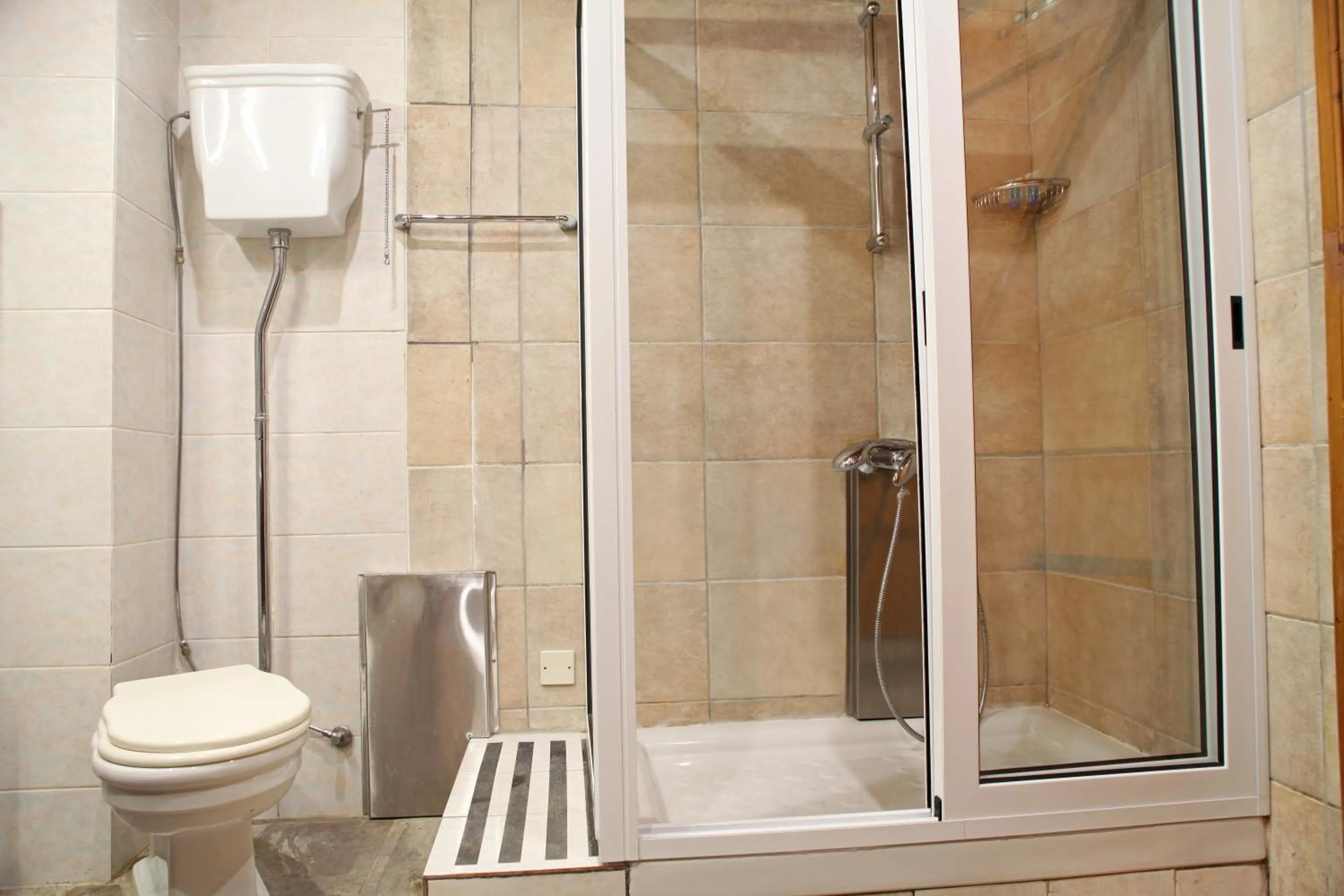 Shower in Agrovino Lofou