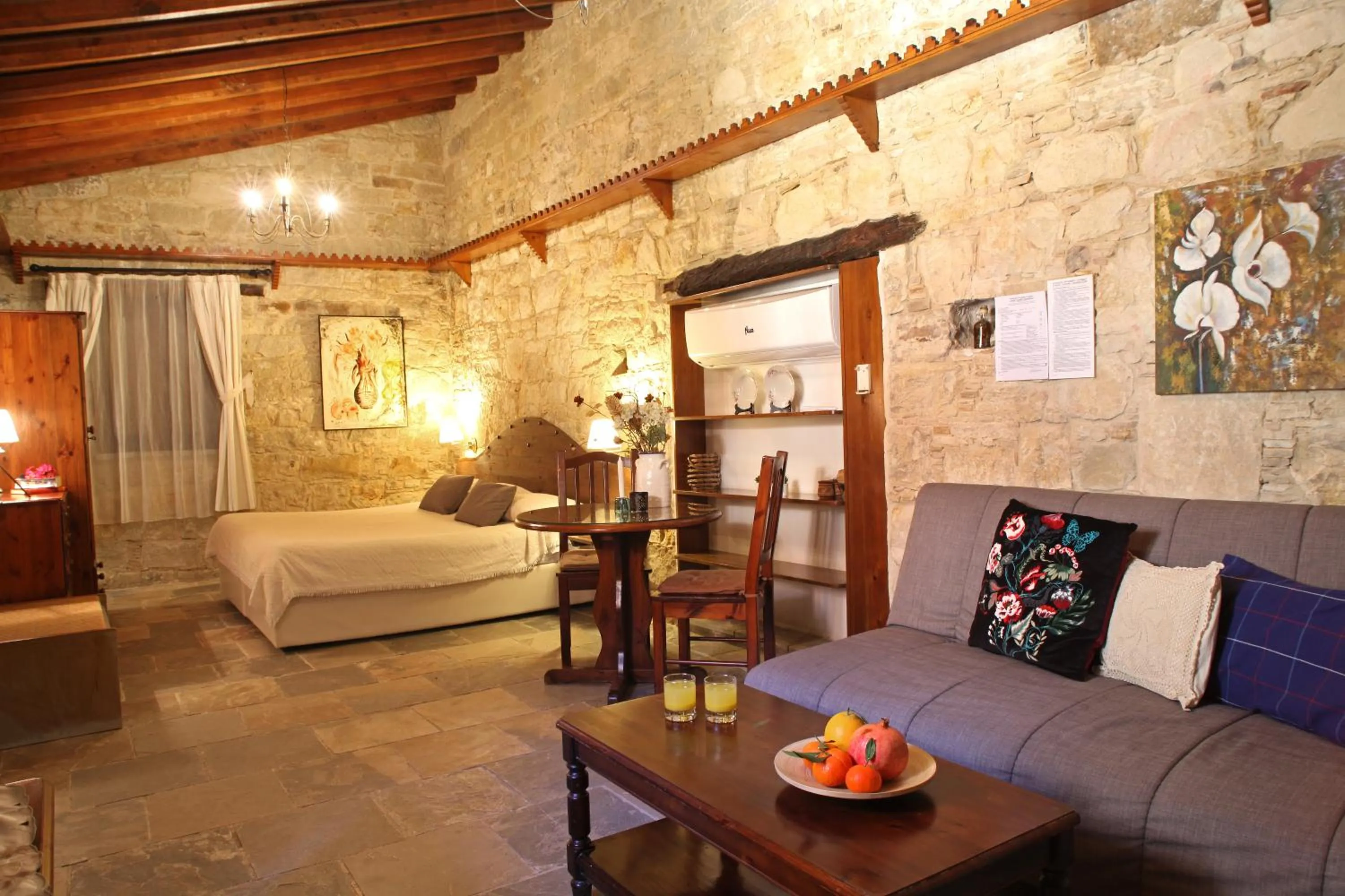 Bedroom, Bed in Agrovino Lofou