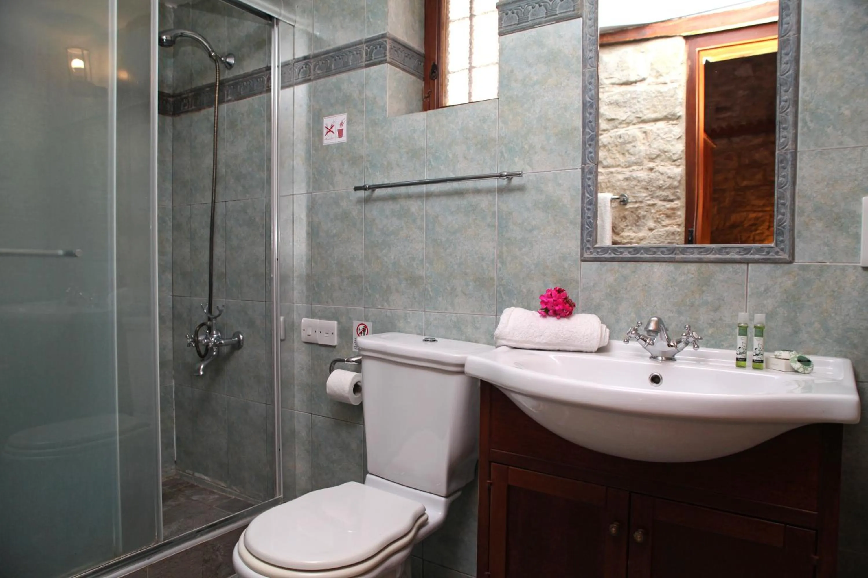 Shower in Agrovino Lofou