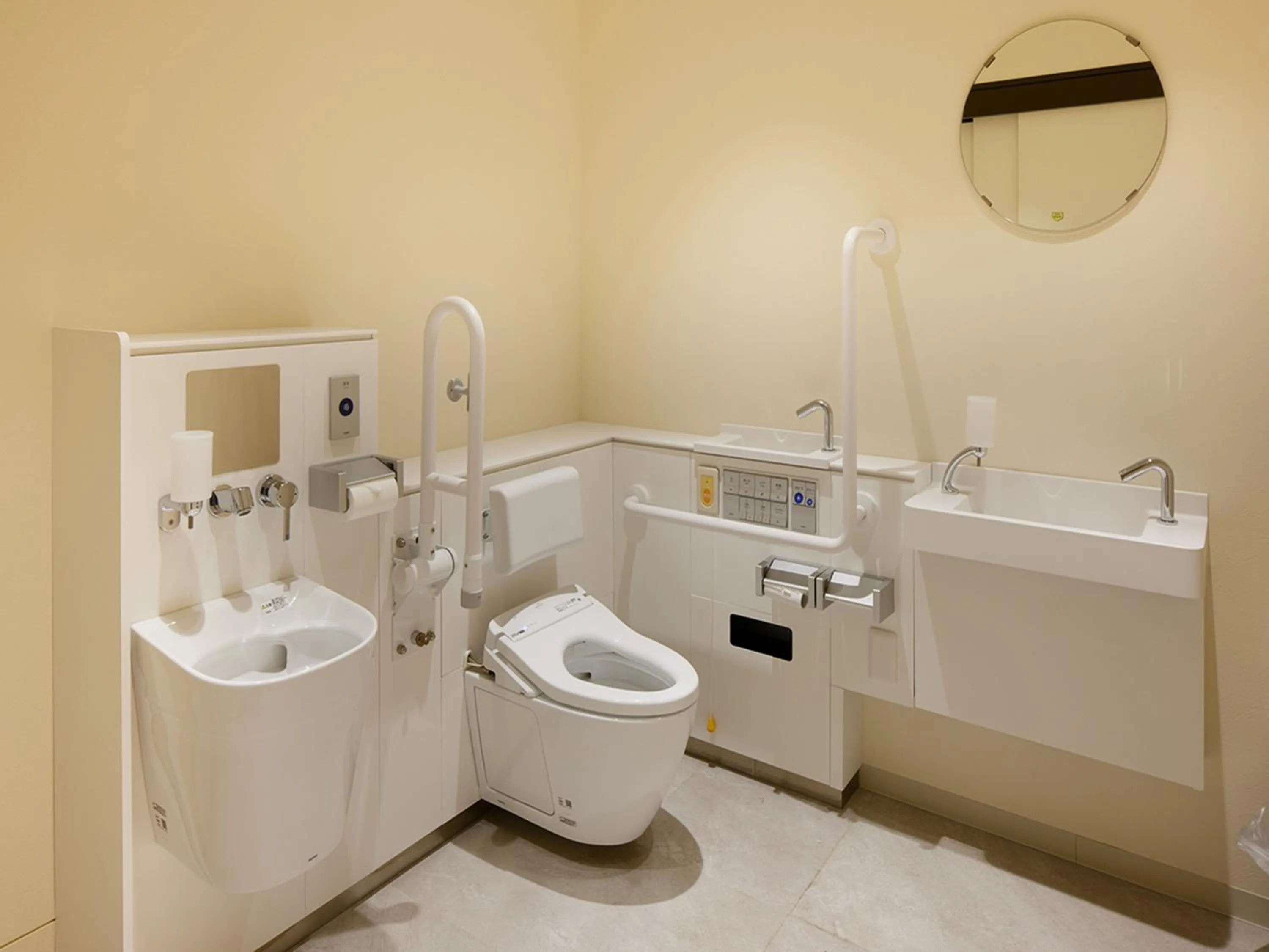 Toilet in hotel androoms Naha Port