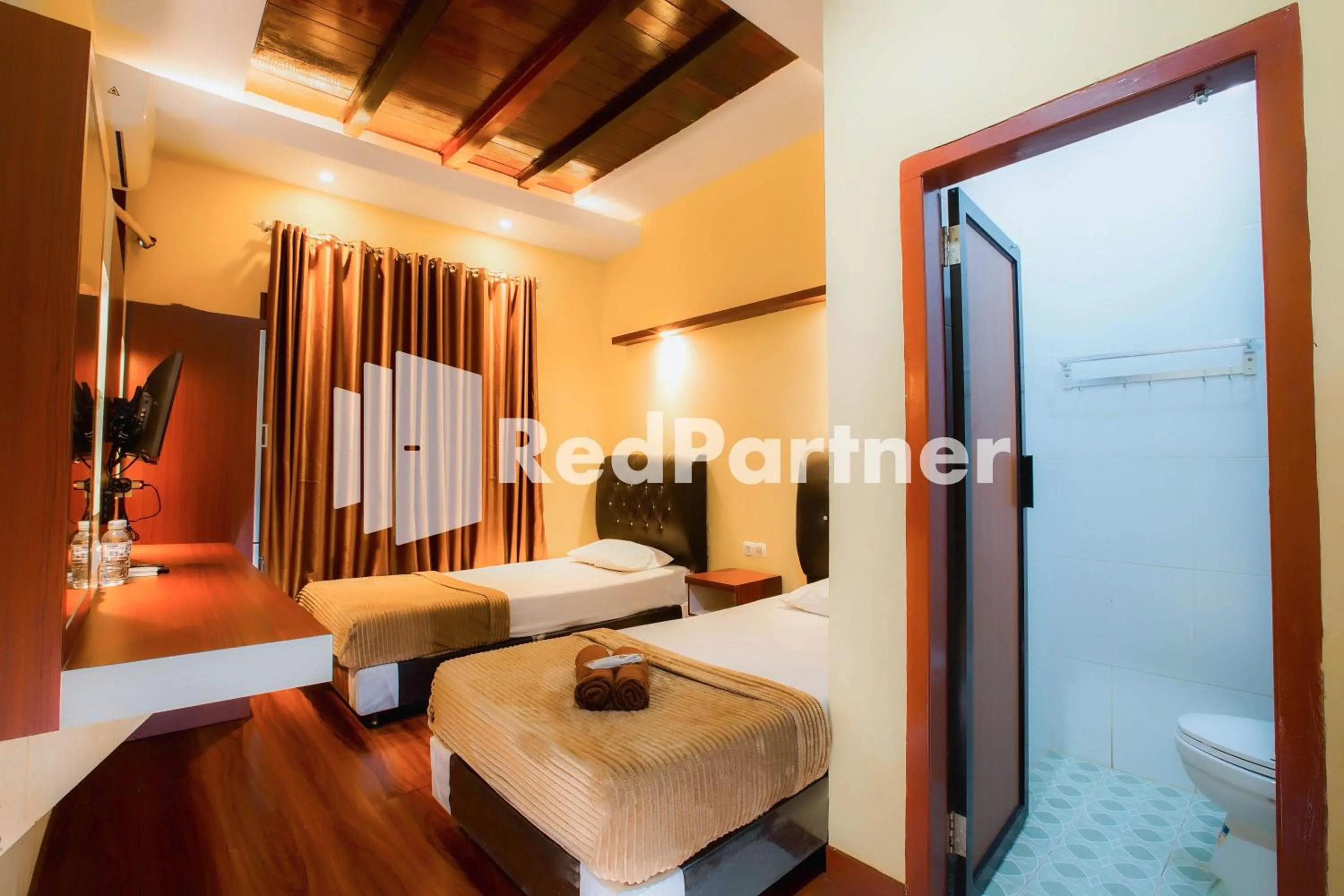 Bedroom, Bed in Hatta Guest House Syariah near Hayam Wuruk Jelutung Mitra RedDoorz
