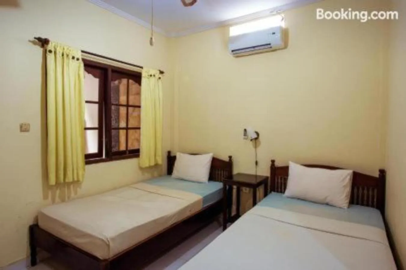 Bed in Segara Sadhu Inn Kuta by ecommerceloka