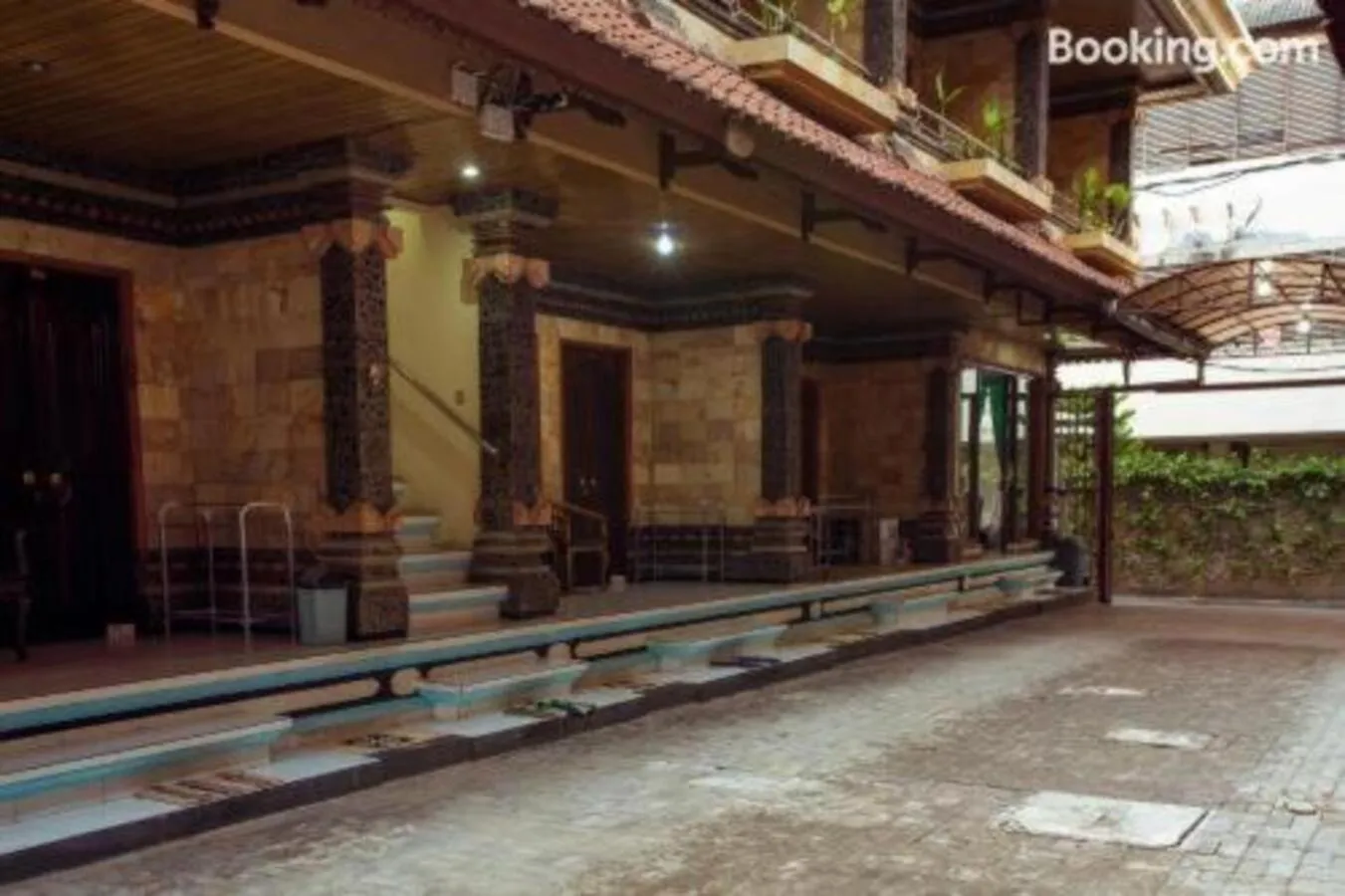 Property building in Segara Sadhu Inn Kuta by ecommerceloka