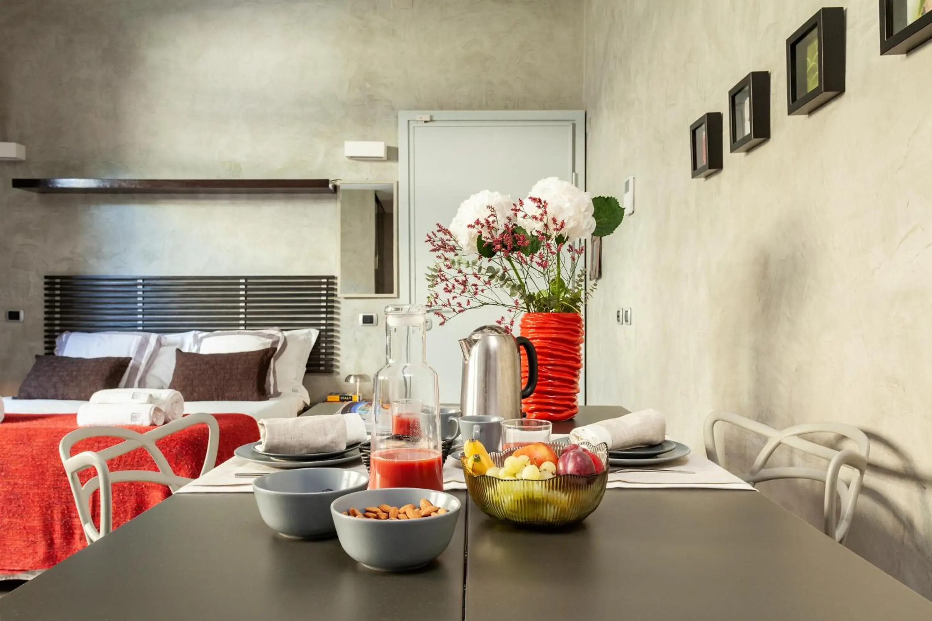 Breakfast in San Babila Suite Breakfast in San Babila Suite