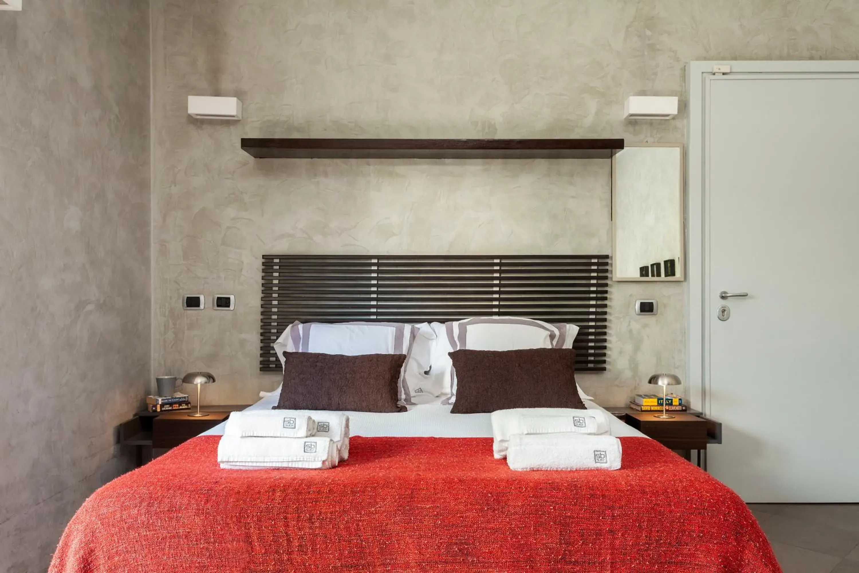 Bed in San Babila Suite Bed in San Babila Suite