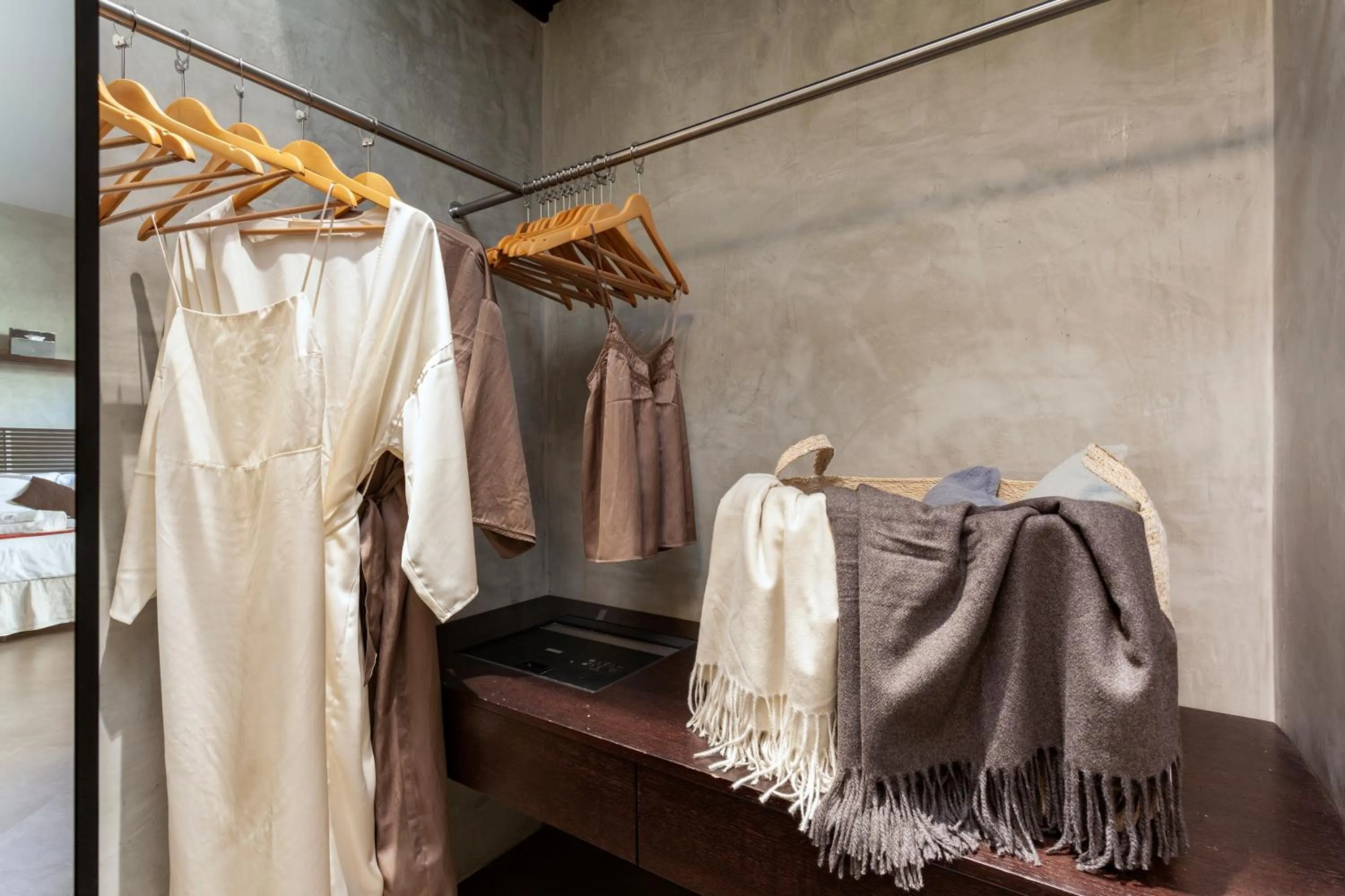 wardrobe in San Babila Suite