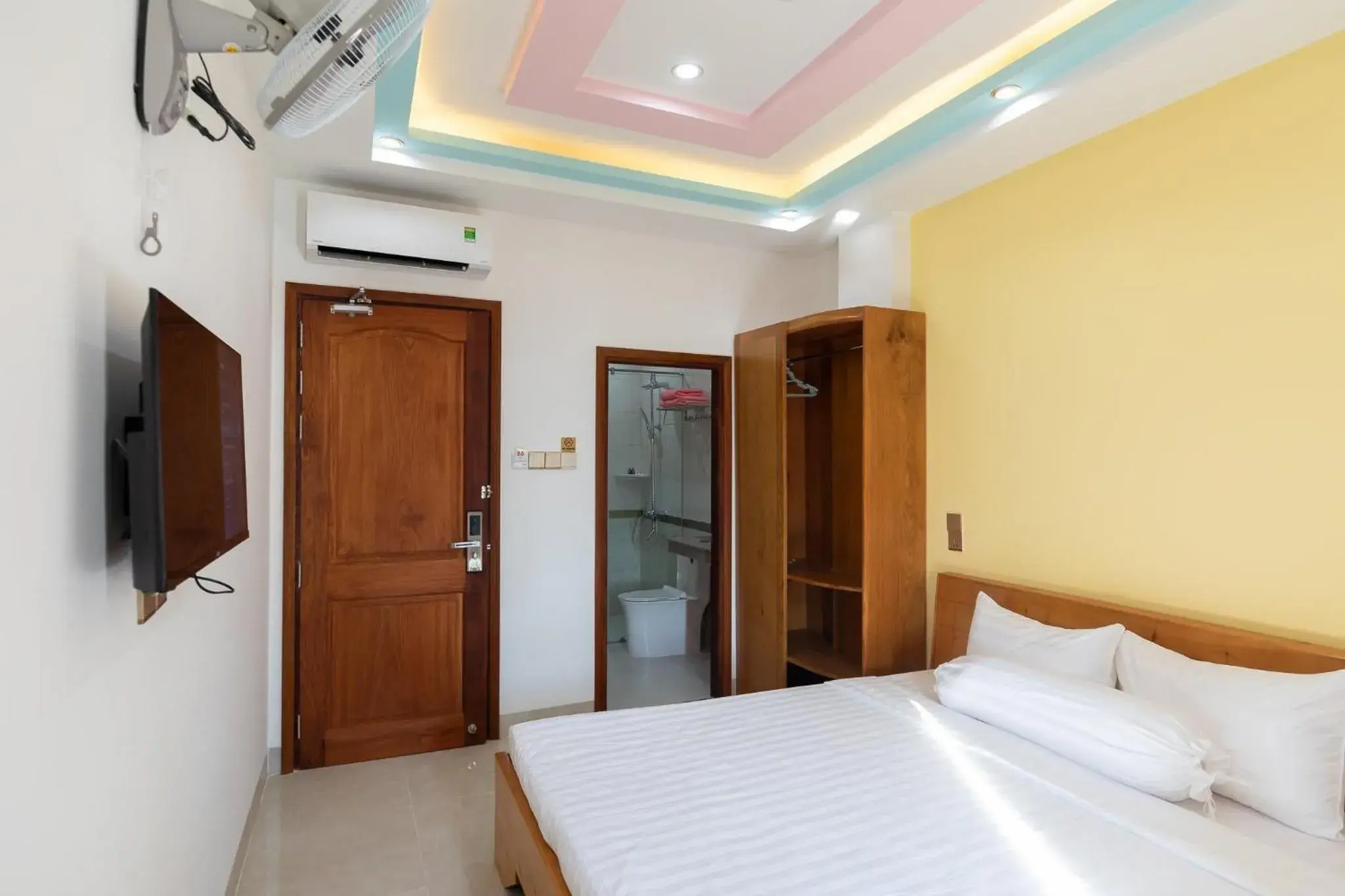 Bed in 26 Topaz Hotel Bed in 26 Topaz Hotel