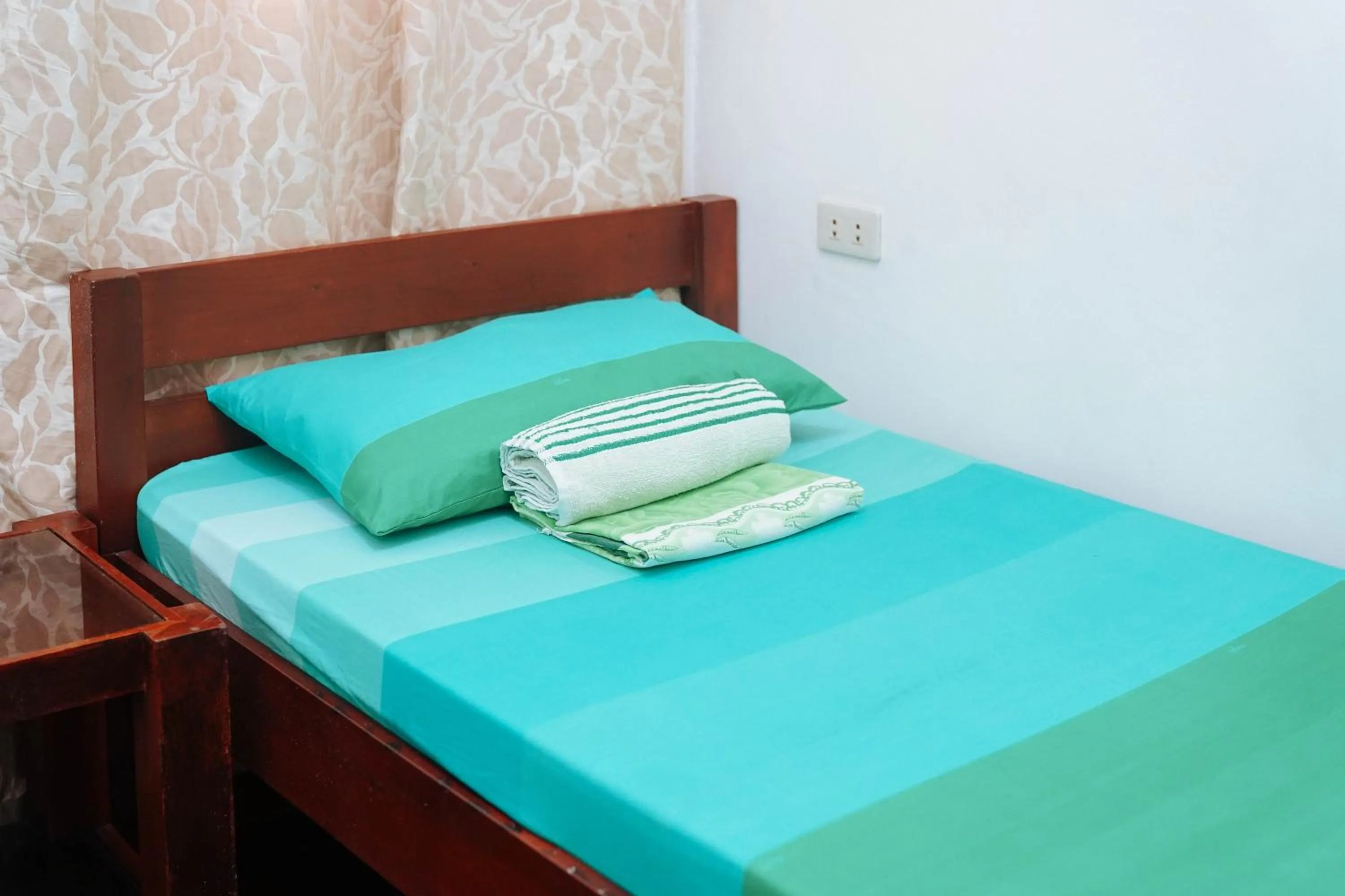 Bedroom, Bed in C Star Travellers Inn