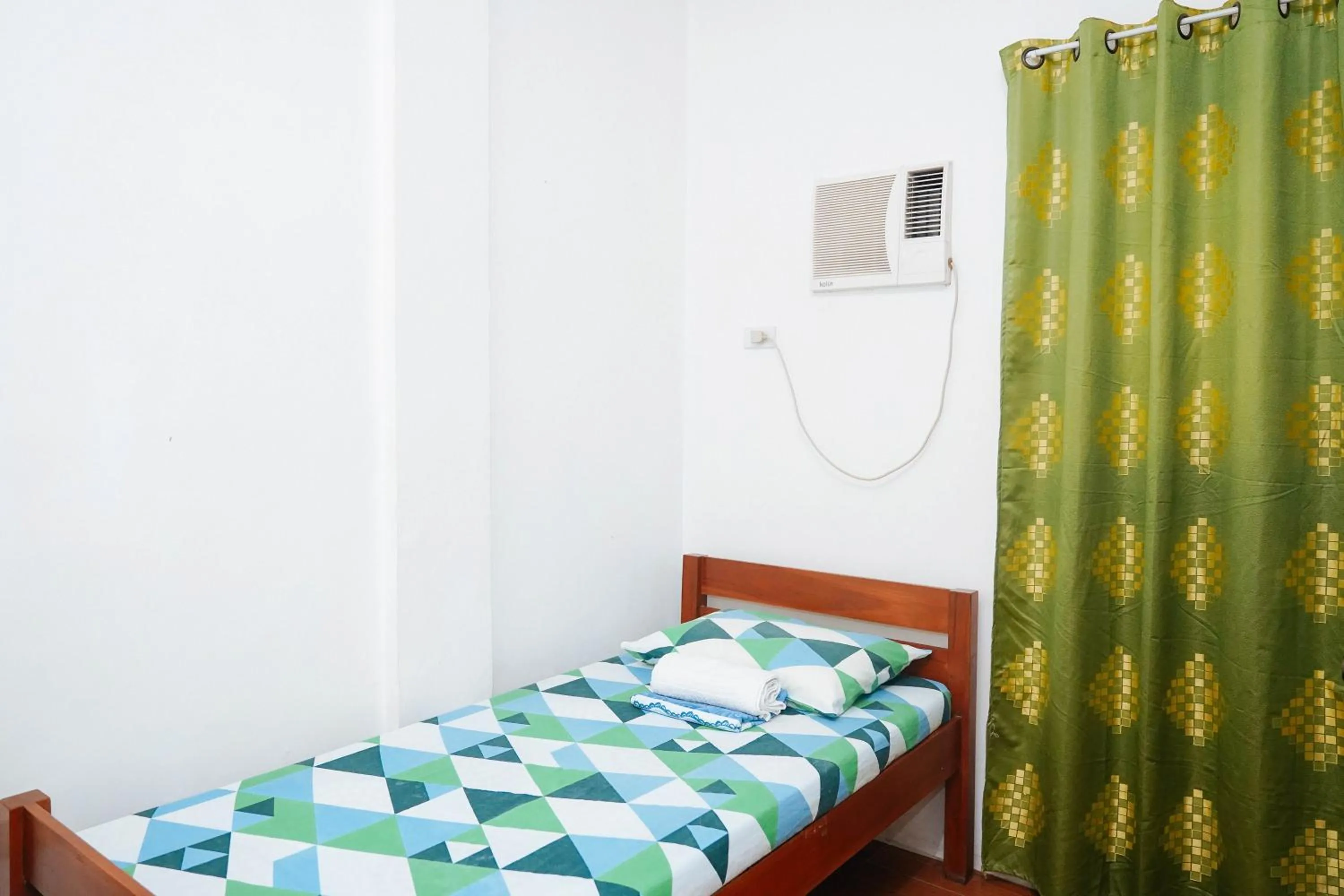 Bedroom, Bed in C Star Travellers Inn