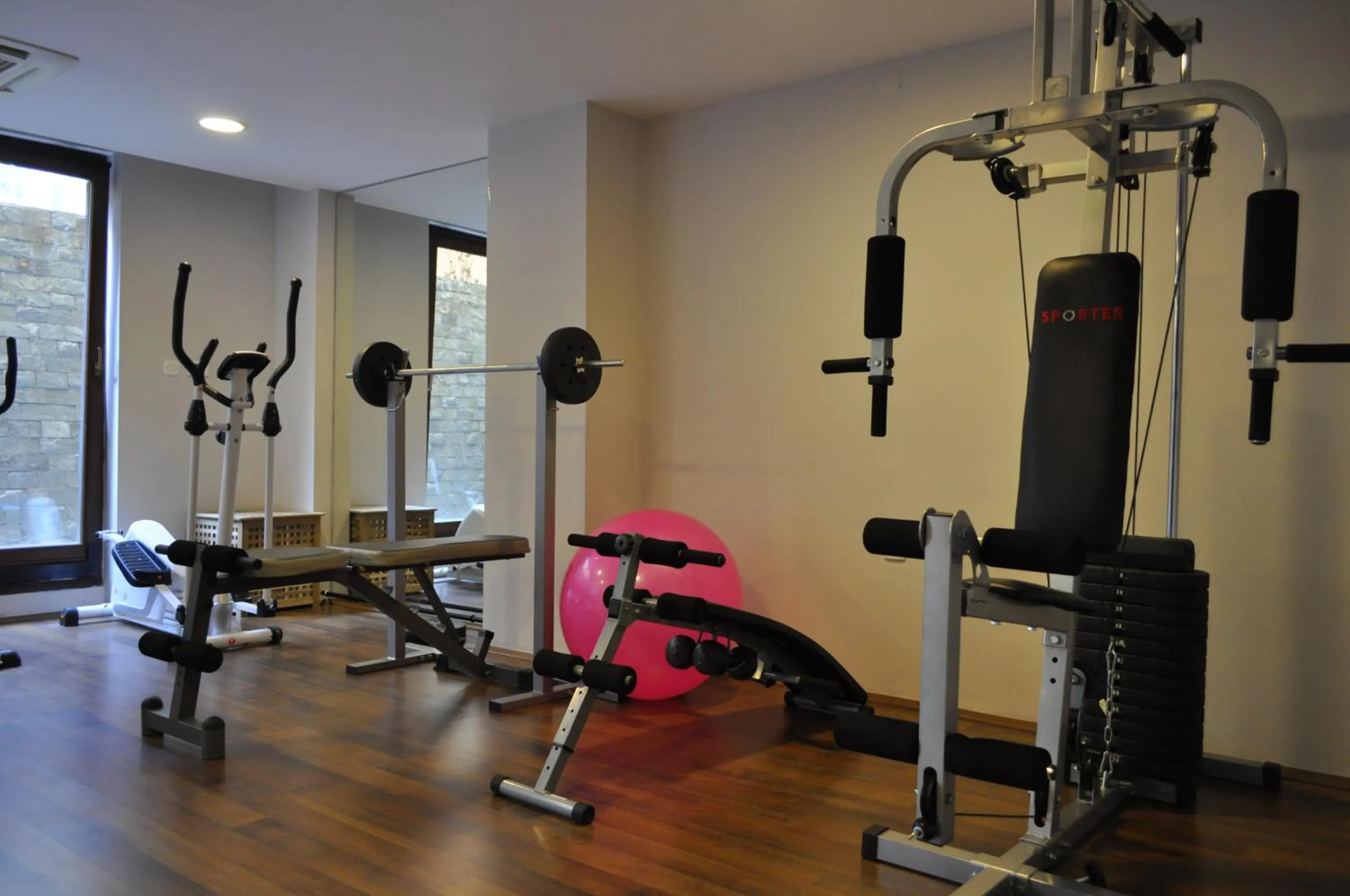 Fitness centre/facilities in Hotel Dolce International