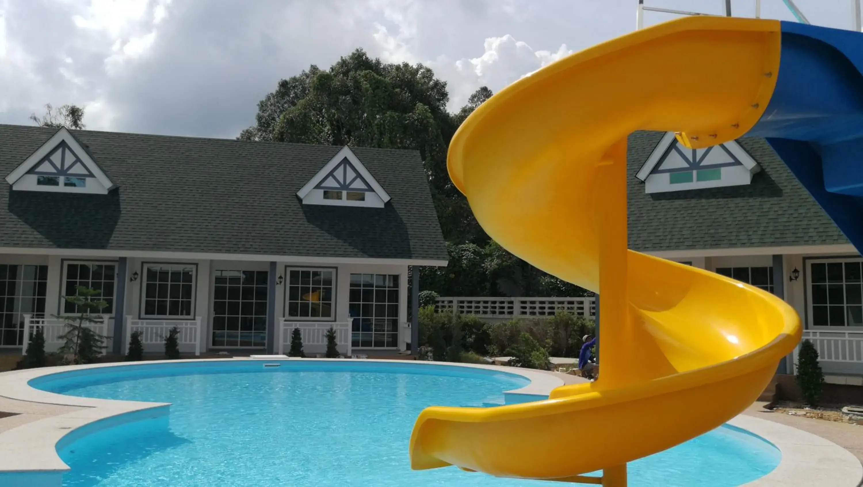 Swimming pool in English Resotel : อิงลิช รีโซเทล Swimming pool in English Resotel : อิงลิช รีโซเทล