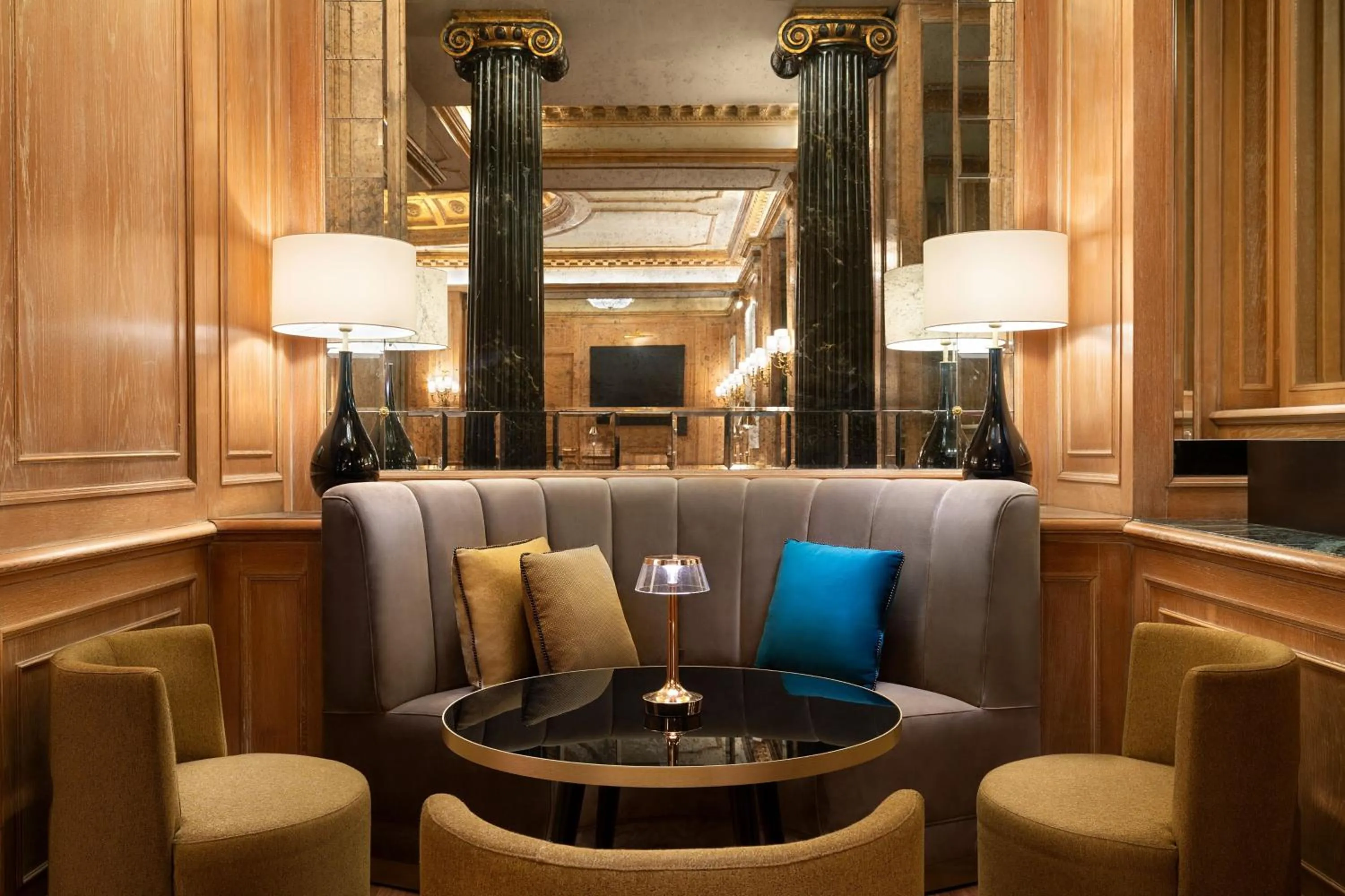 Lounge or bar in The Westin Palace, Milan